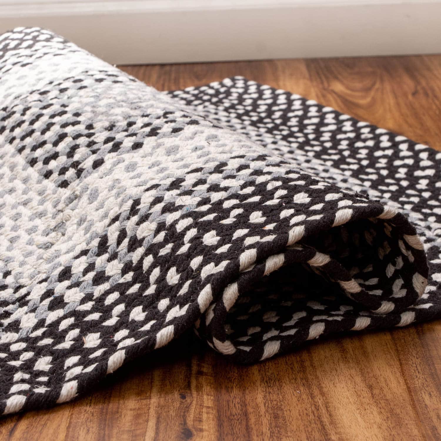 Black, Gray Braided Rug - Soft Cotton Bordered Area Rug for Rustic Farmhouses