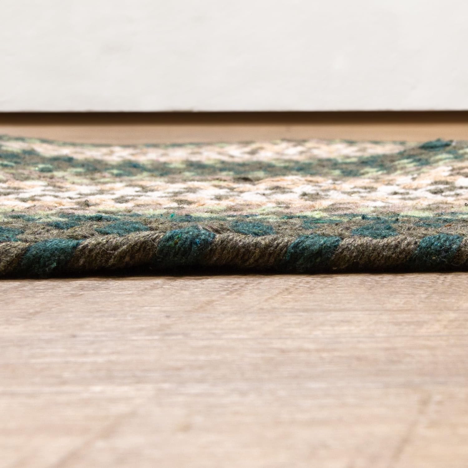 Green Charming Braided Rug for Farmhouse Living Rooms and Bedroom