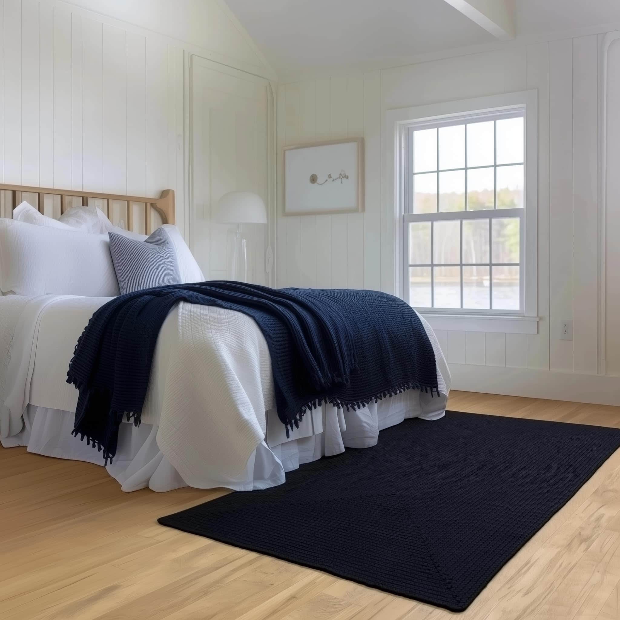 Black Reversible Indoor Outdoor Solid Braided Rug