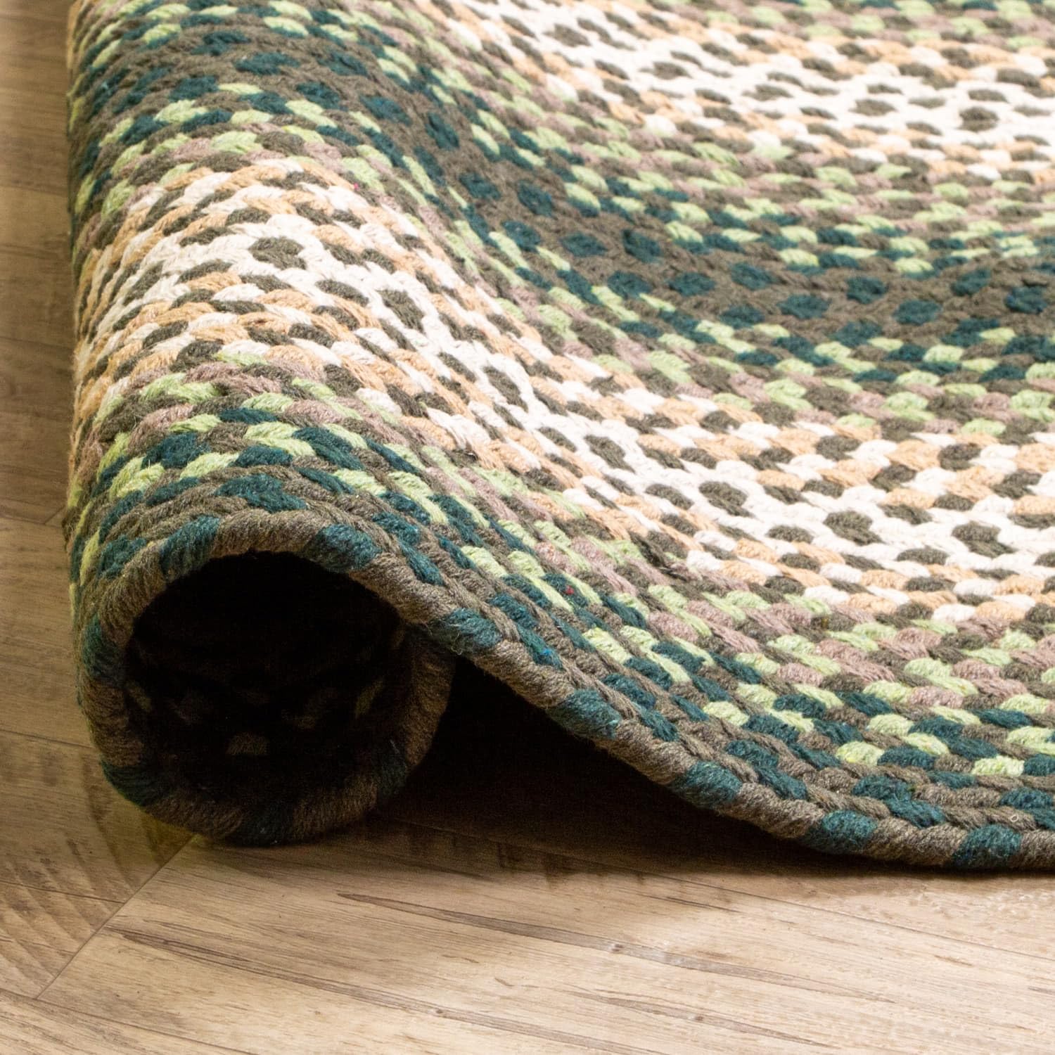 Green Charming Braided Rug for Farmhouse Living Rooms and Bedroom