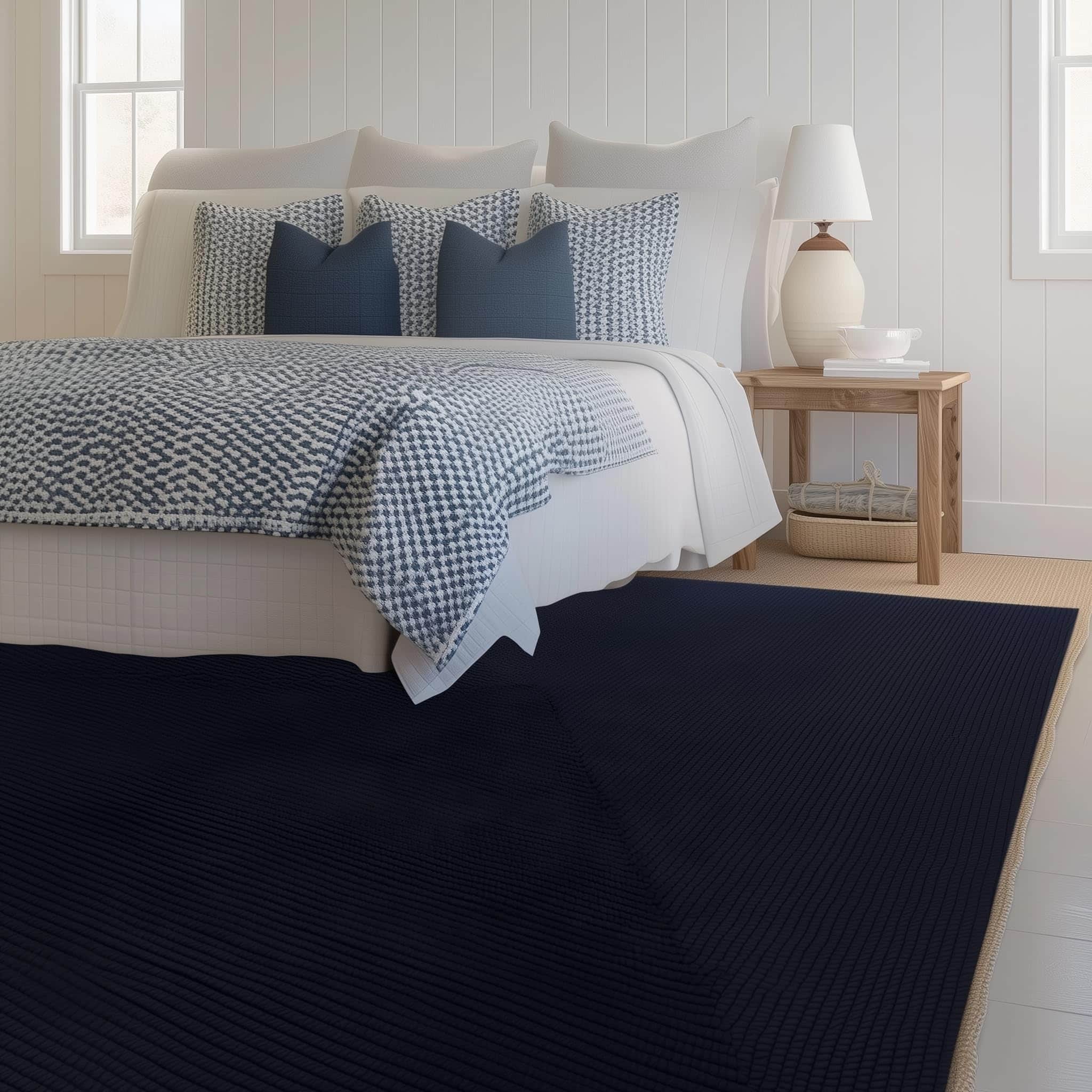 Black Reversible Indoor Outdoor Solid Braided Rug