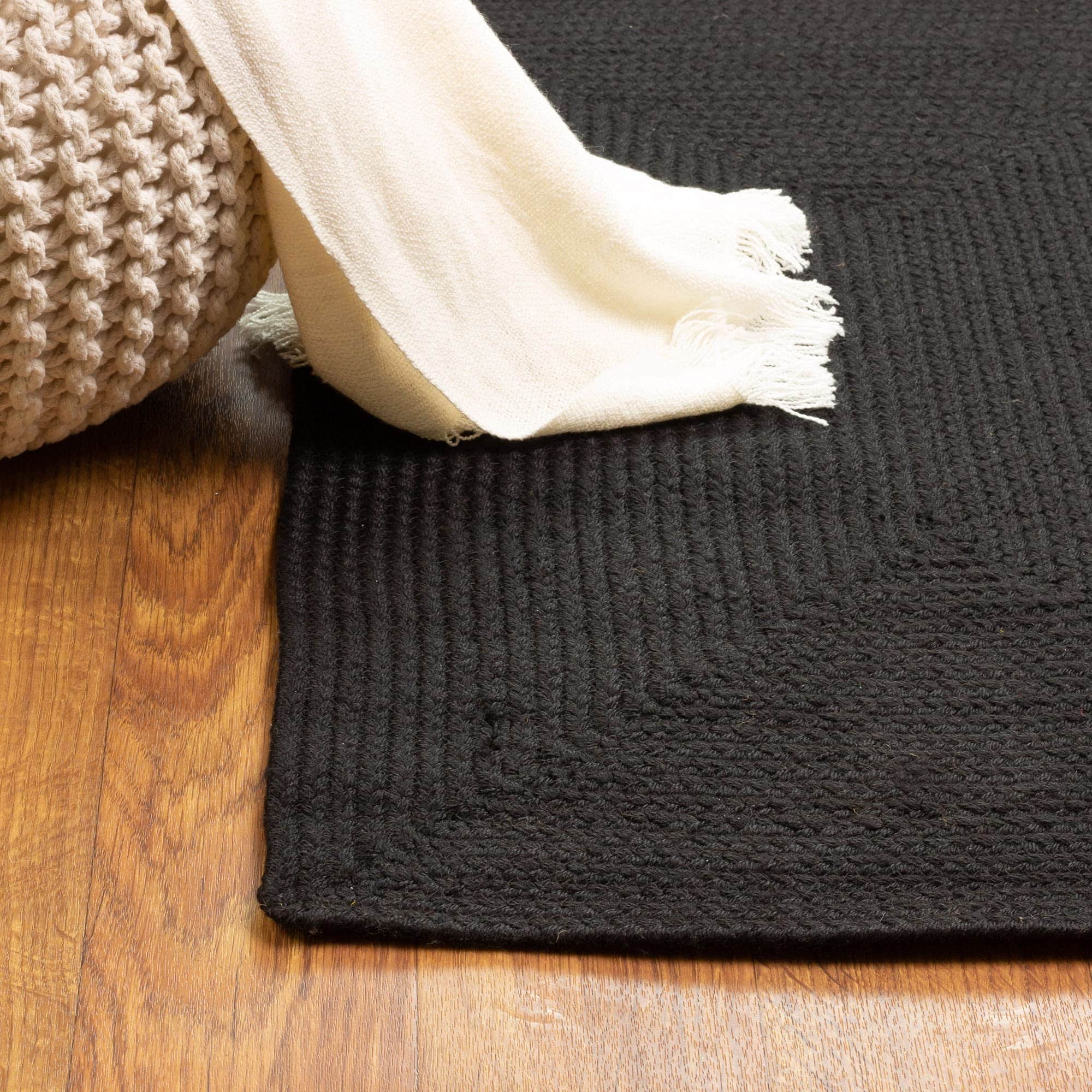 Black Reversible Indoor Outdoor Solid Braided Rug