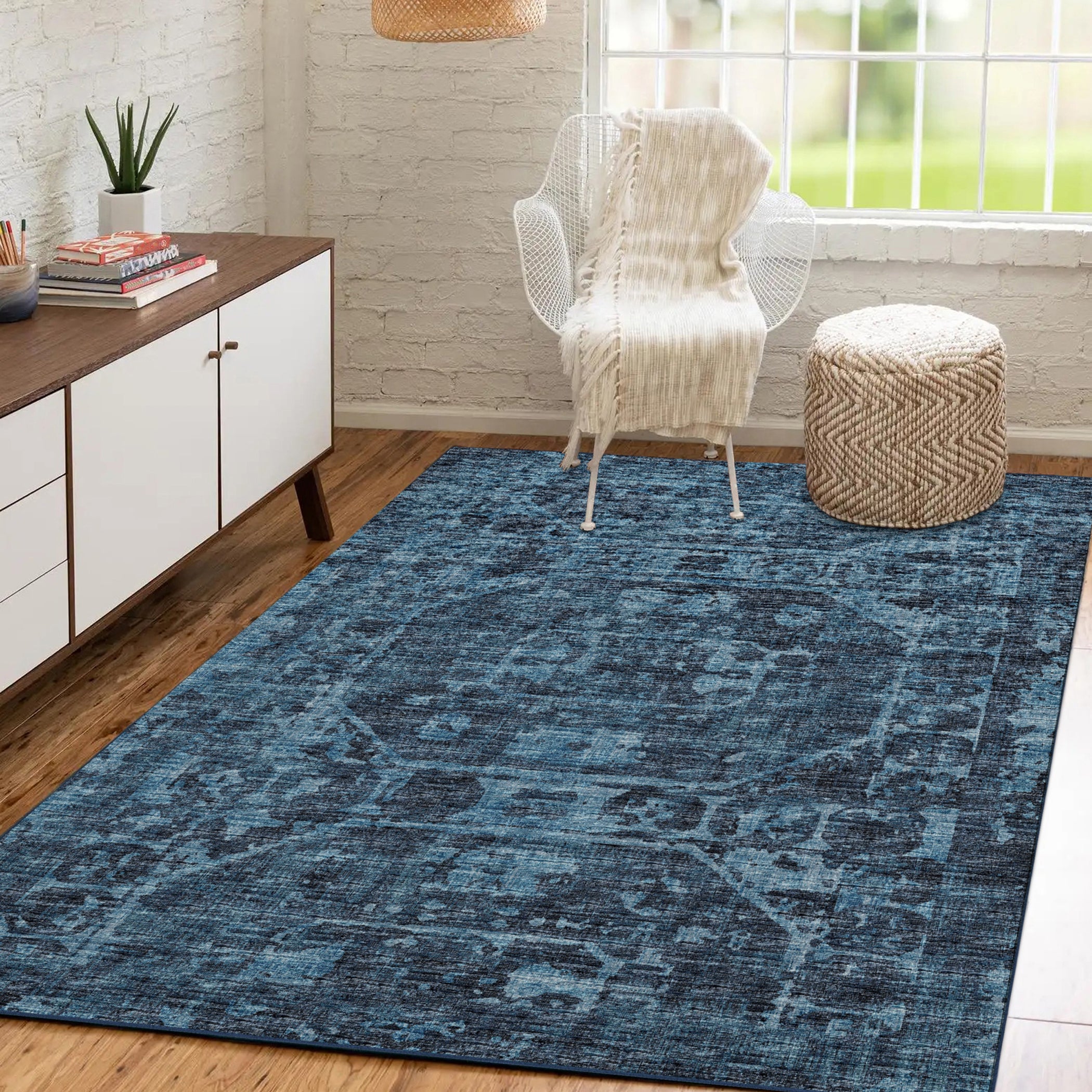 Luxury Machine Washable Indoor/Outdoor Traditional AB2 Baltic Blue Rug 3' x 5' #shape_Rectangle