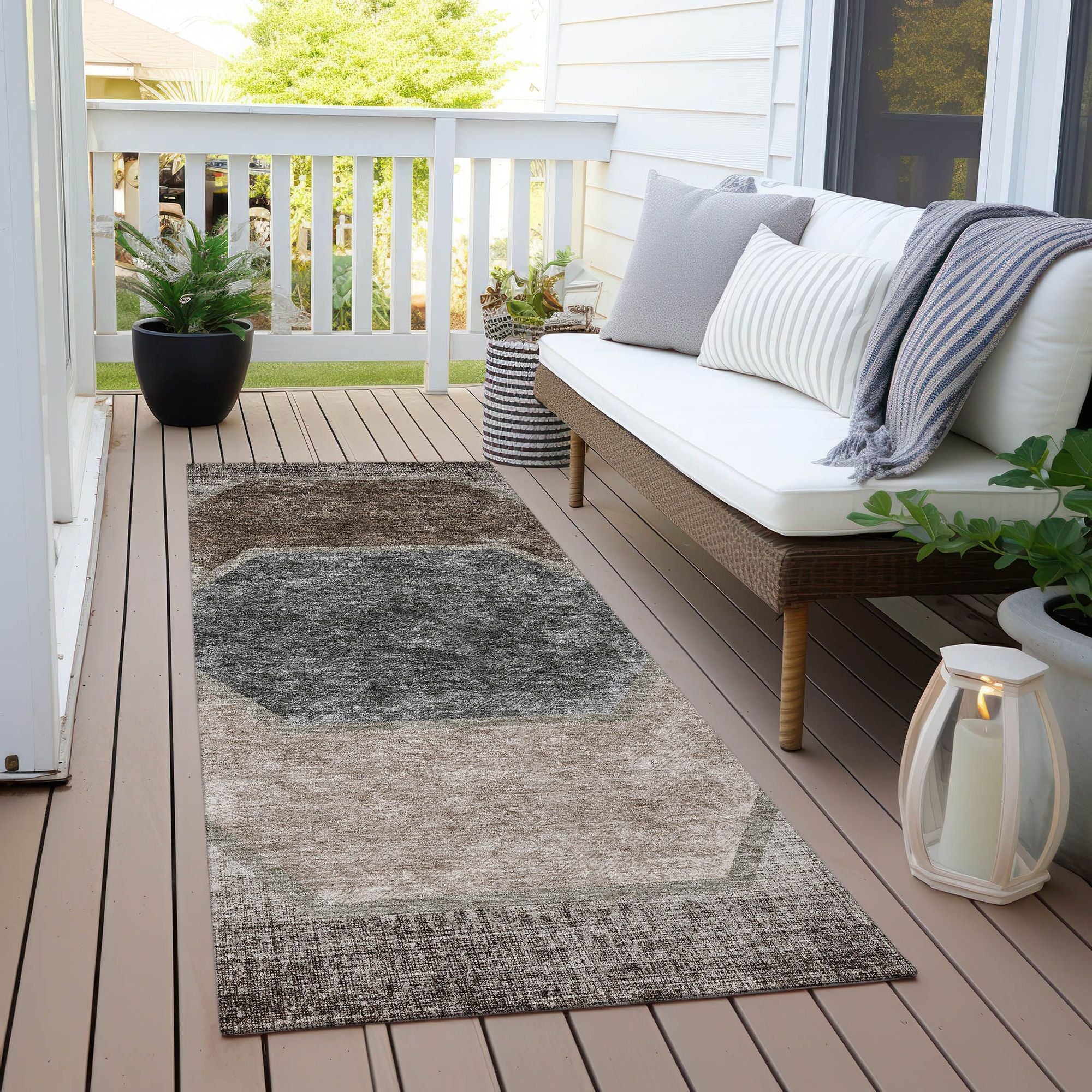 Machine Washable Fudge Brown Rug - Indoor / Outdoor - Kids / Pet Friendly Geometric Print Rug