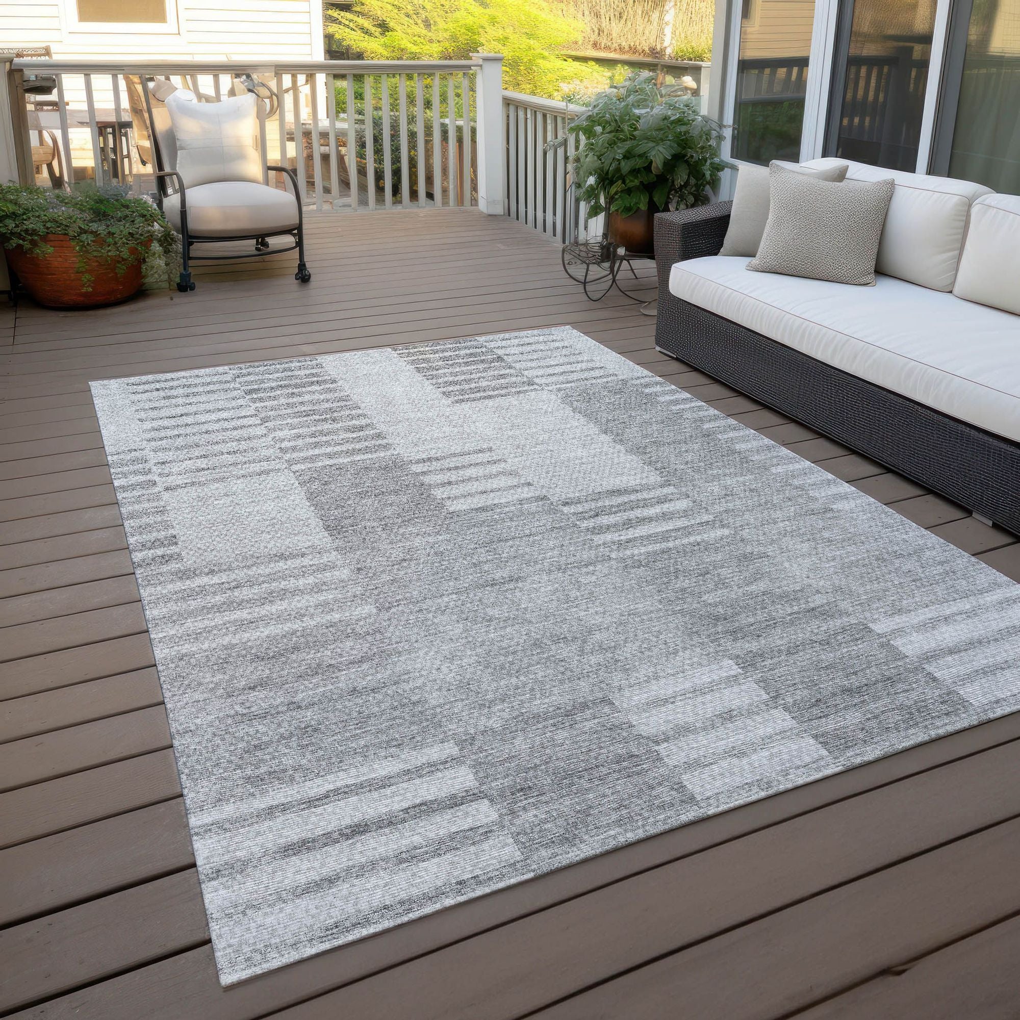 Machine Washable Silver Gray Rug - Indoor / Outdoor - Kids / Pet Friendly Striped Print Rug