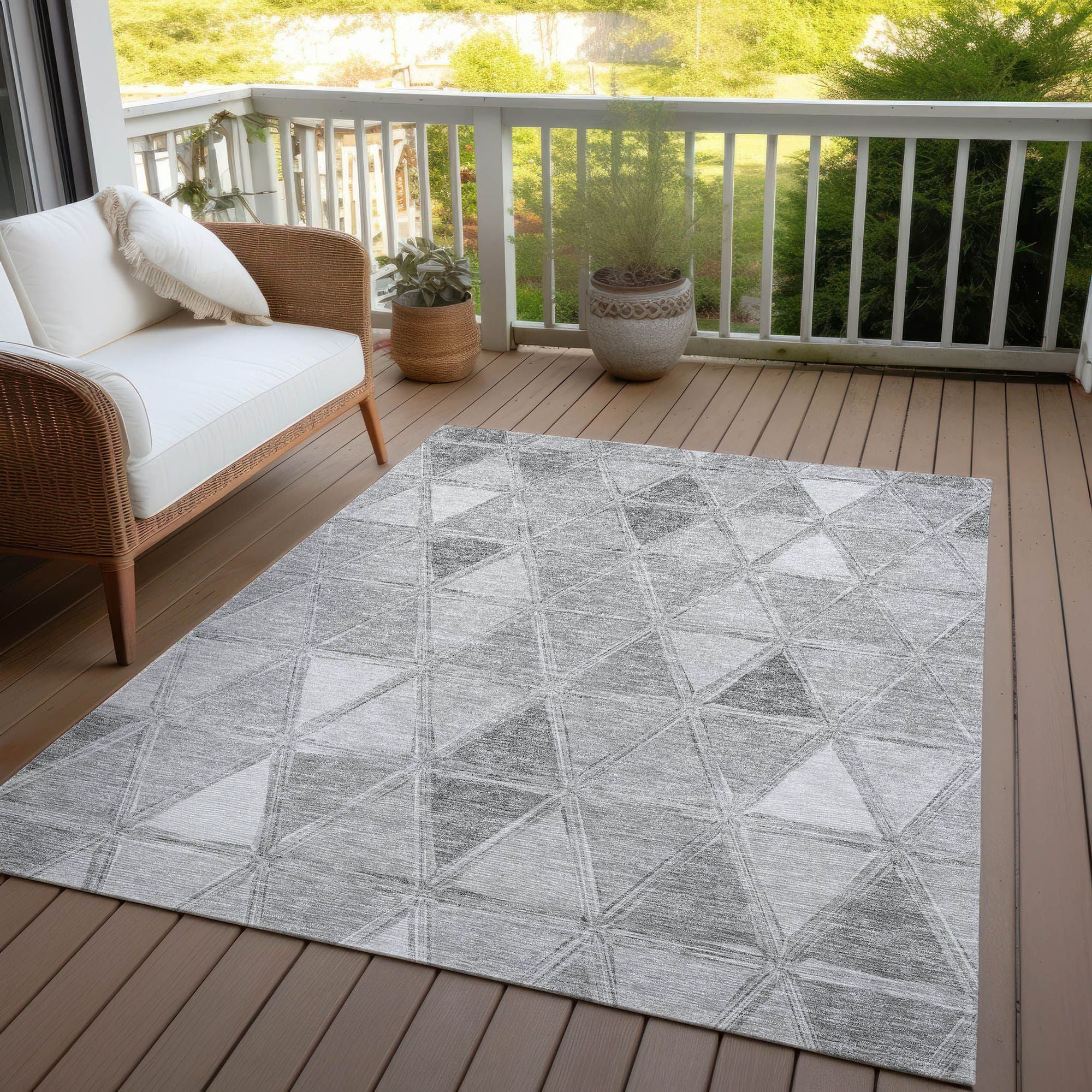 Machine Washable Gray Rug - Indoor / Outdoor - Kids / Pet Friendly Geometric Print Rug