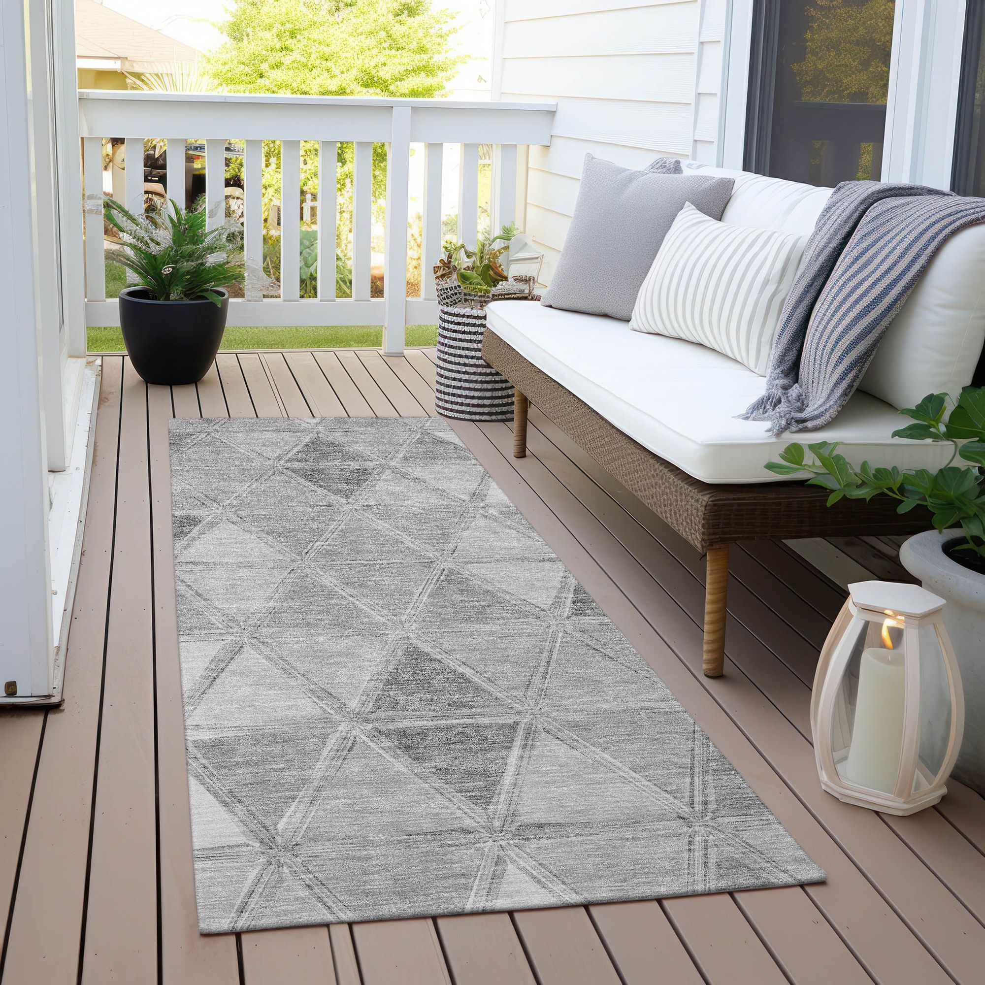 Machine Washable Gray Rug - Indoor / Outdoor - Kids / Pet Friendly Geometric Print Rug