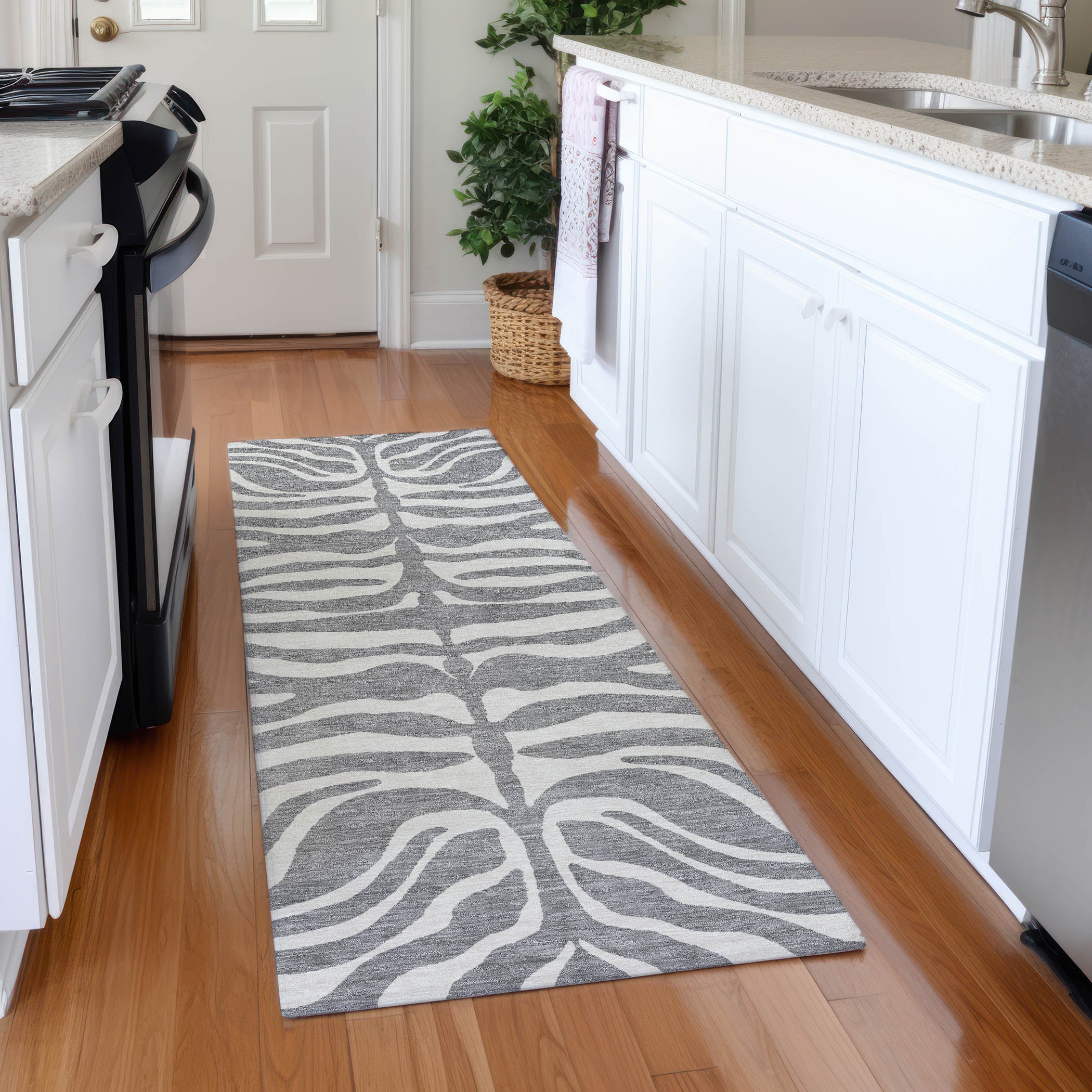 Dubrovnik Machine Washable Transitional Gray Rug 2'3" x 7'6" #shape_Runner
