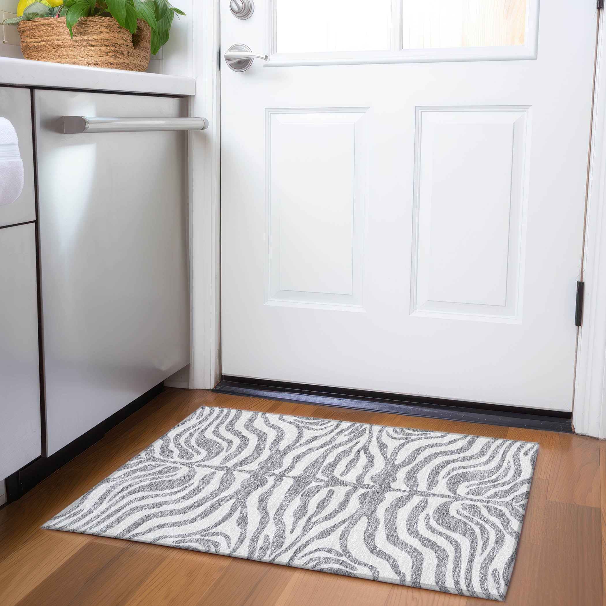 Dubrovnik Machine Washable Transitional Gray Rug 1'8" x 2'6" #shape_Rectangle