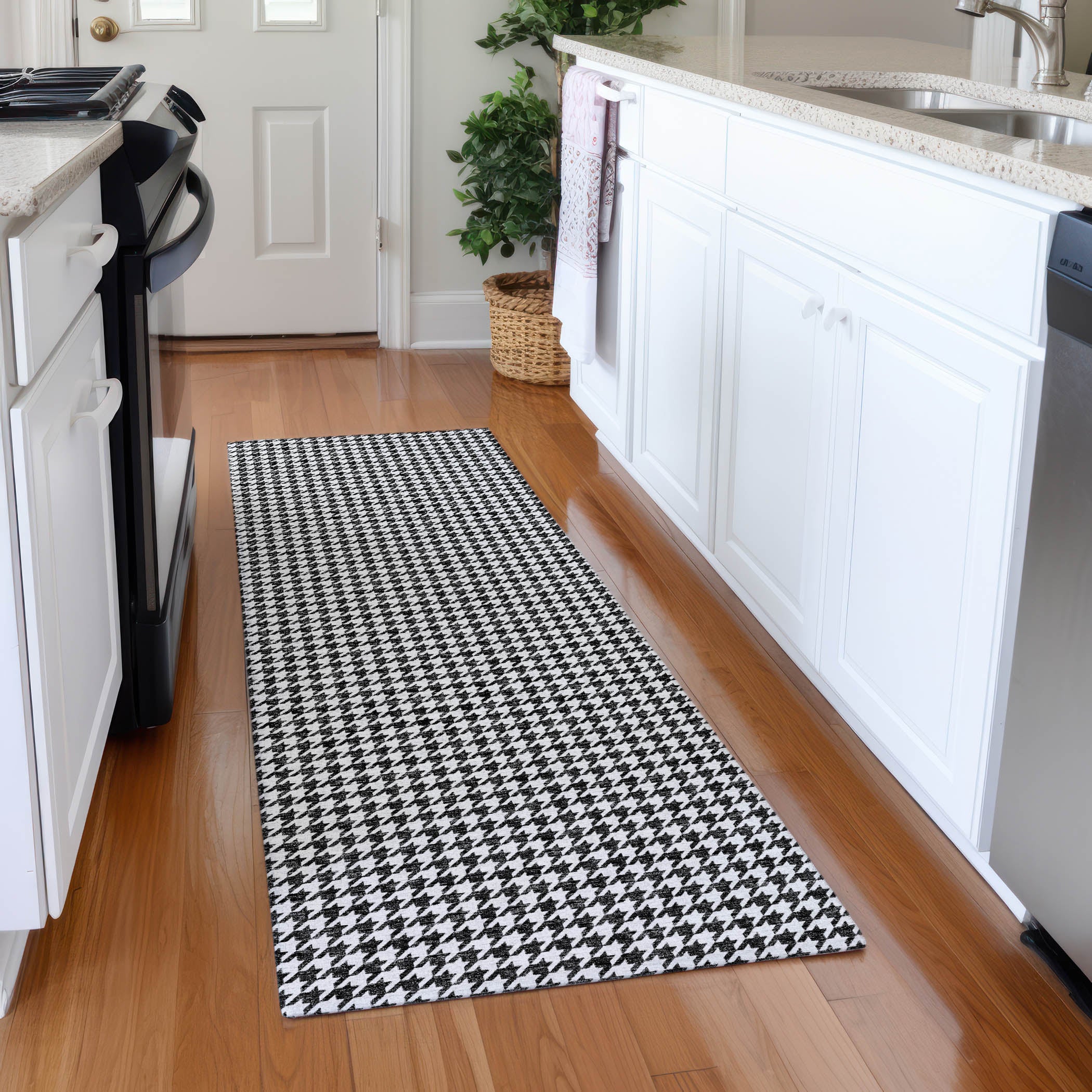 Mdina Machine Washable Transitional Black Rug 2'3" x 7'6" #shape_Runner