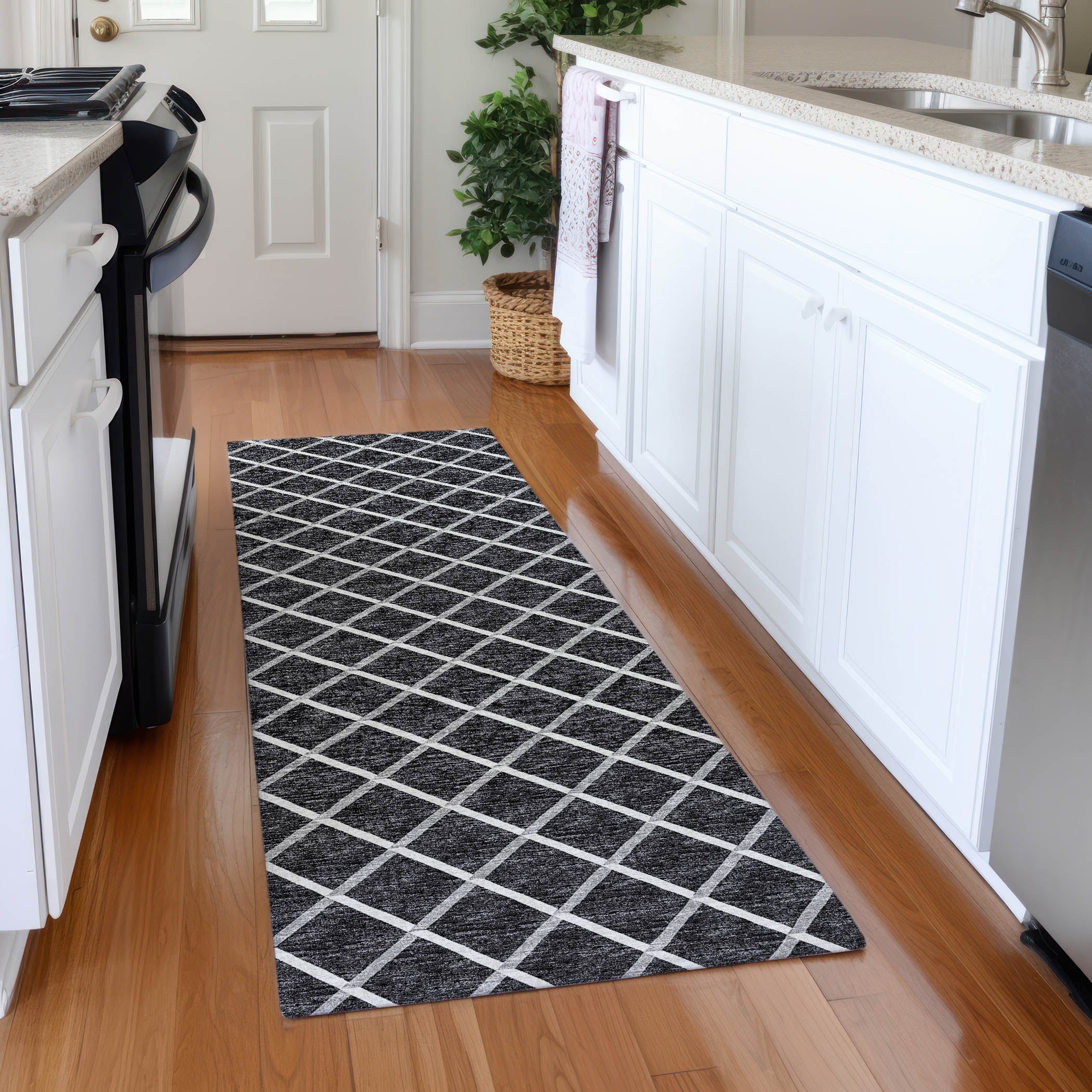 Oaxaca Machine Washable Transitional Black Rug 2'3" x 7'6" #shape_Runner