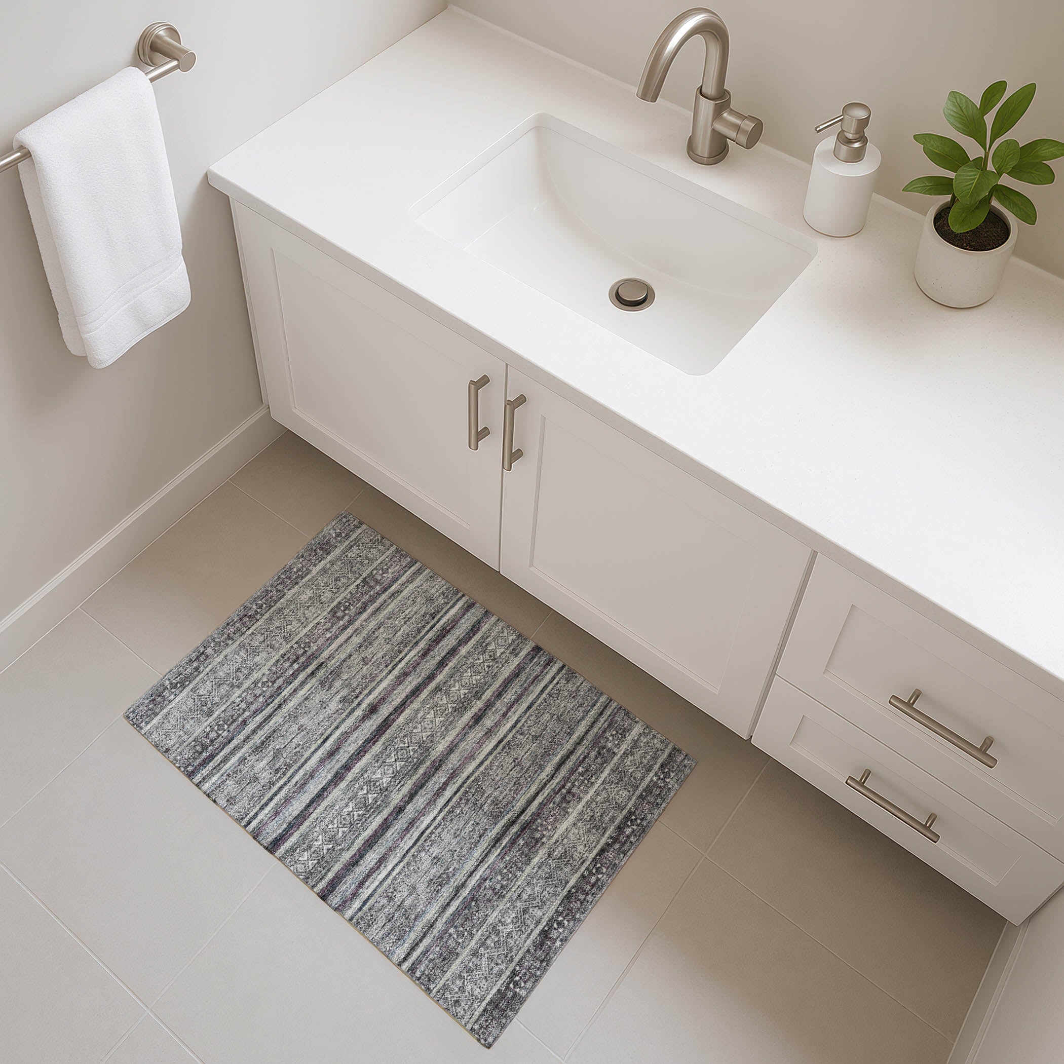 Seoul Machine Washable Transitional Gray Rug 1'8" x 2'6" #shape_Rectangle