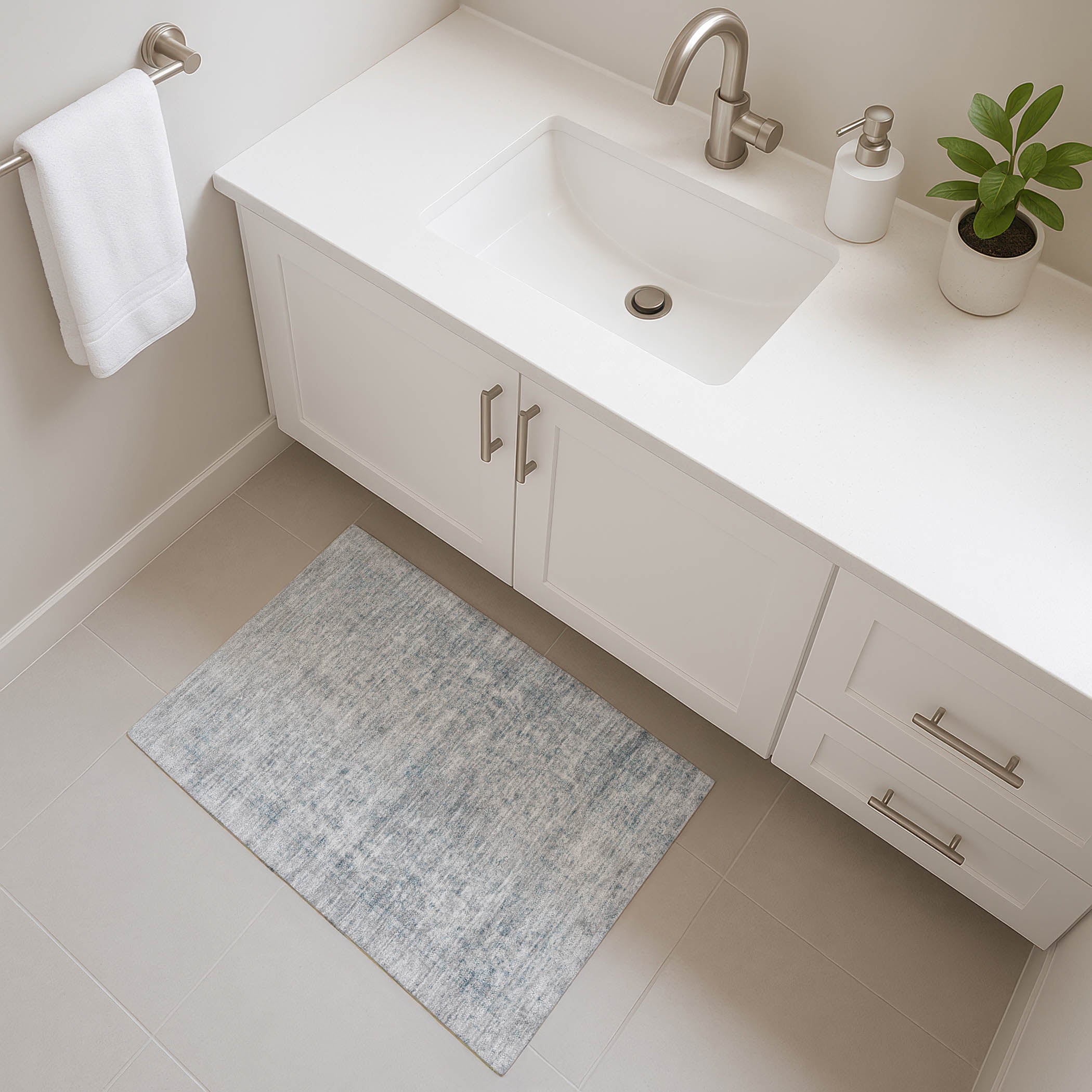 Baku Machine Washable Traditional Silver Gray Rug 1'8" x 2'6" #shape_Rectangle