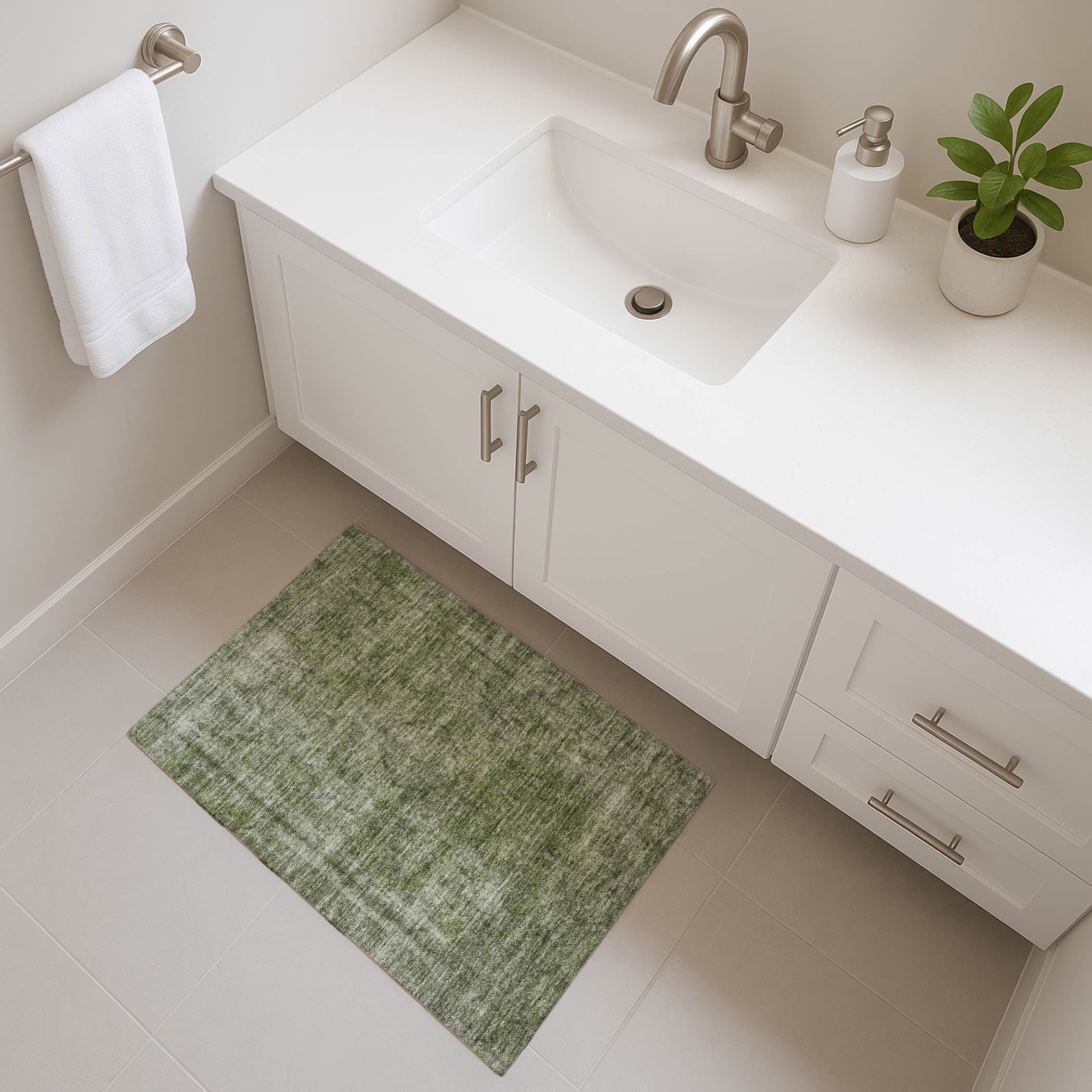 Queenstown Machine Washable Traditional Green Rug 1'8" x 2'6" #shape_Rectangle