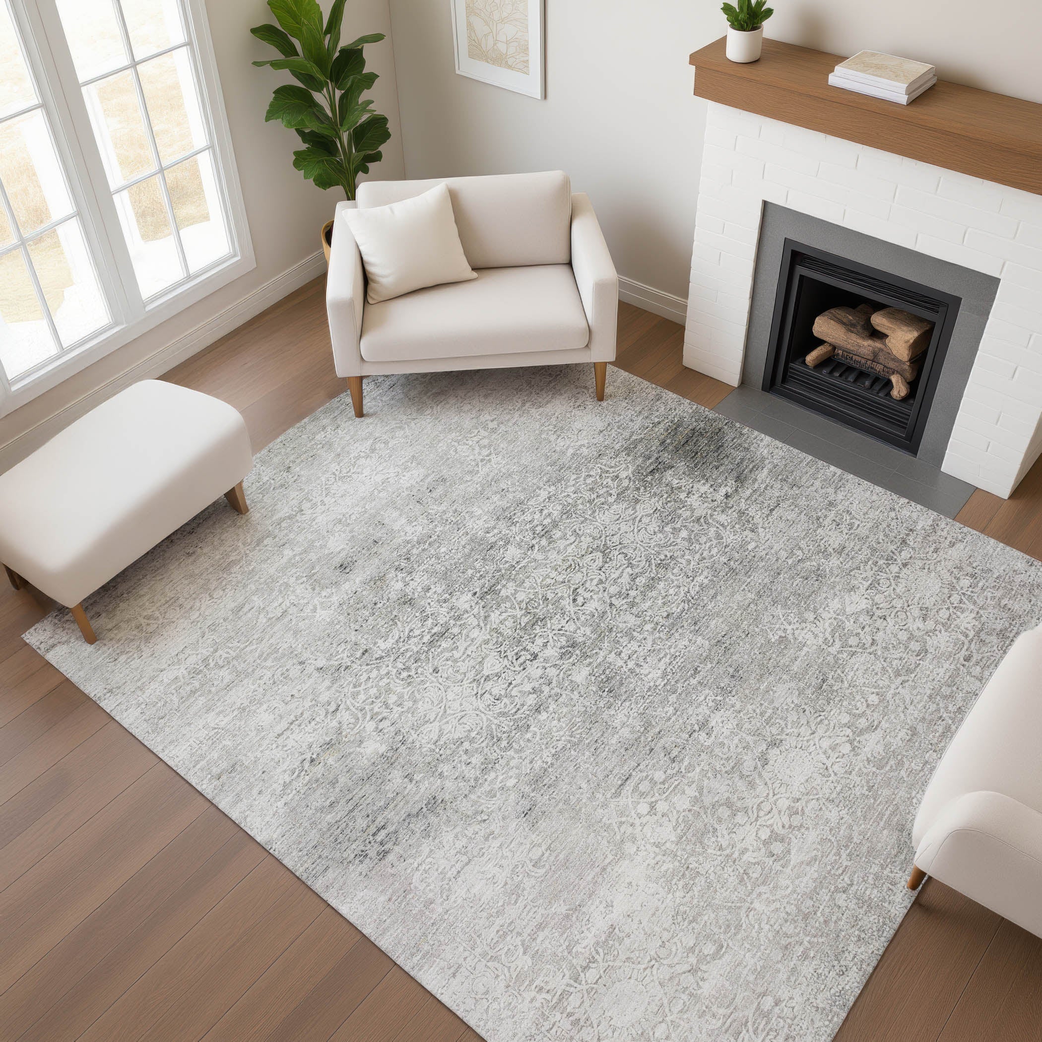 Montevideo Machine Washable Traditional Gray Rug 2'6" x 3'10" #shape_Rectangle