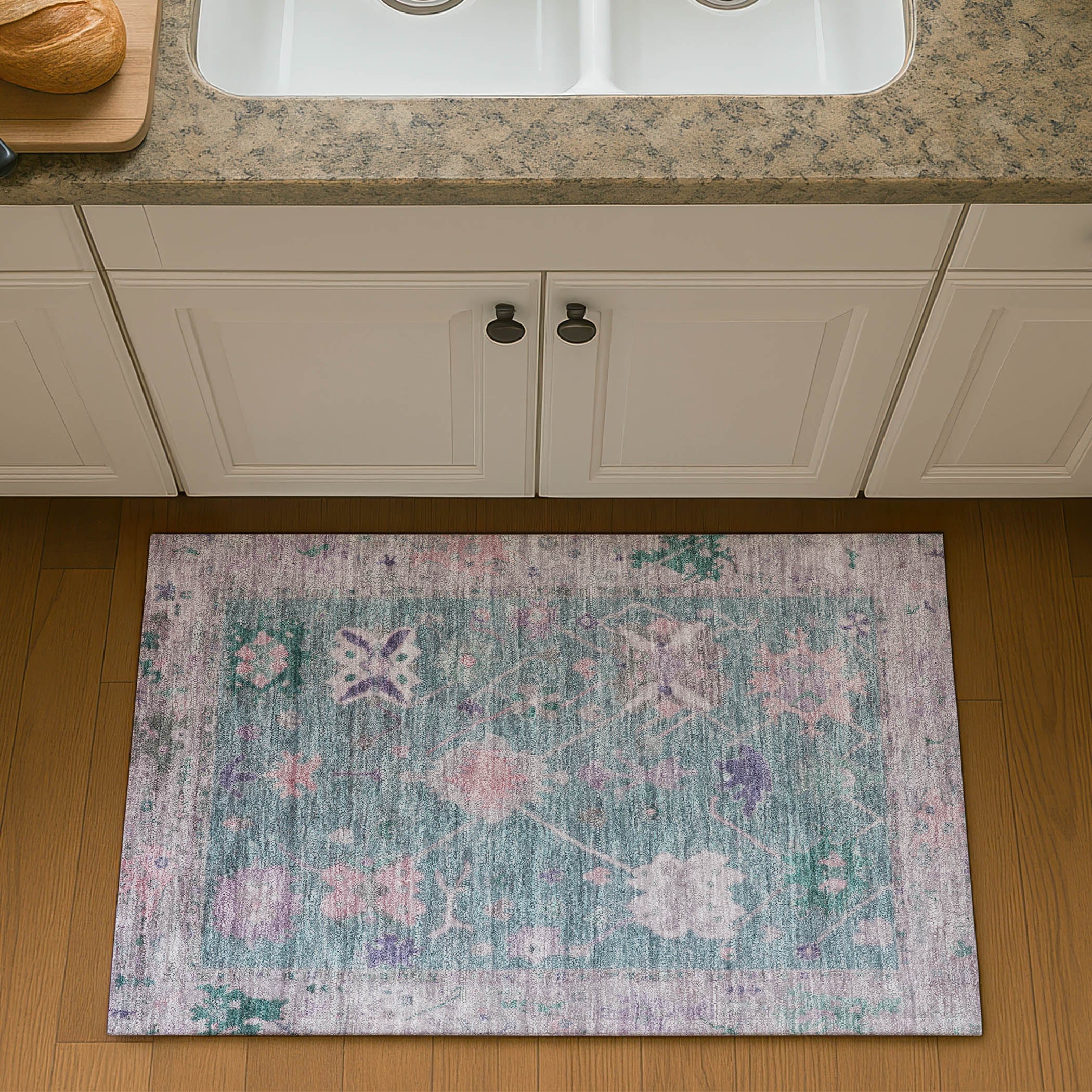 Colombo Machine Washable Traditional Green Rug 1'8" x 2'6" #shape_Rectangle