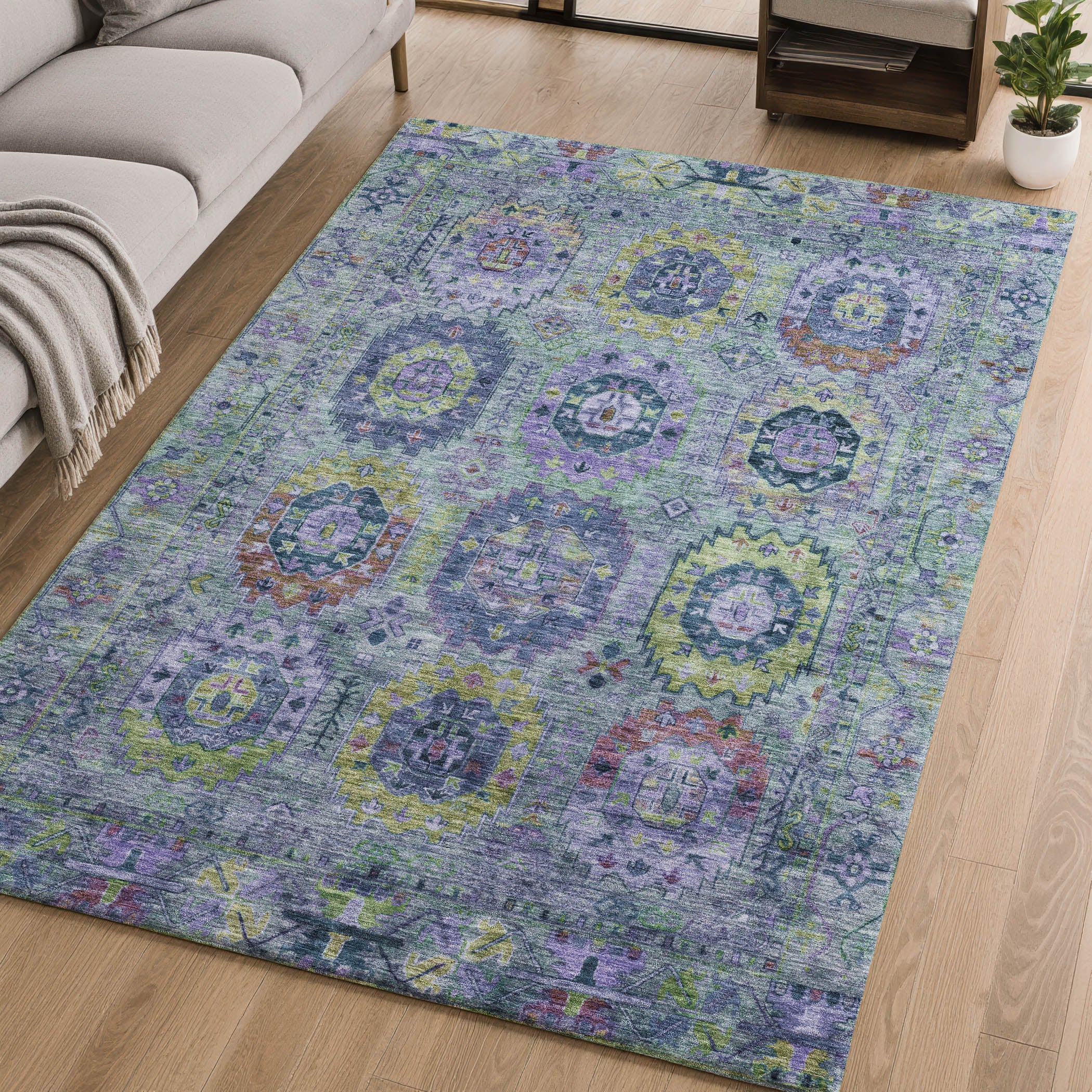 Reykjavik Machine Washable Traditional Green Rug 2'6" x 3'10" #shape_Rectangle