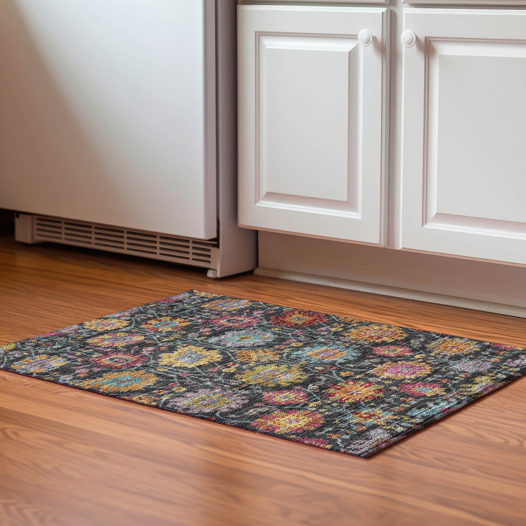 Antigua Machine Washable Transitional Black Rug 1'8" x 2'6" #shape_Rectangle