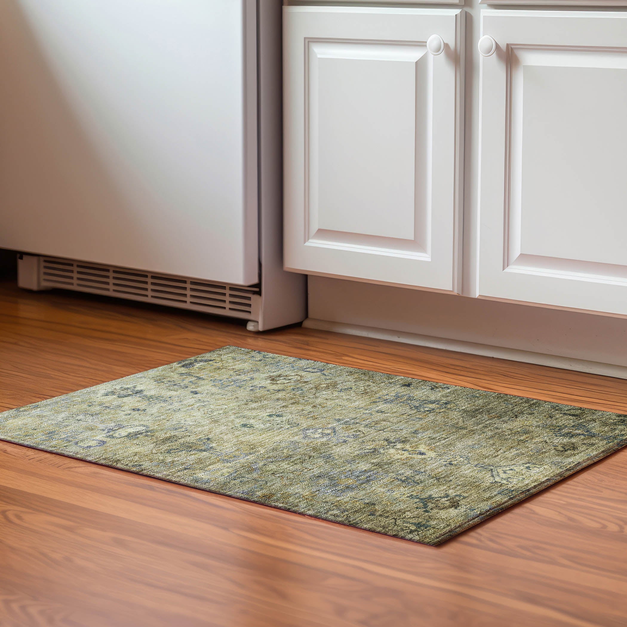 Istanbul Machine Washable Traditional Green Rug 1'8" x 2'6" #shape_Rectangle