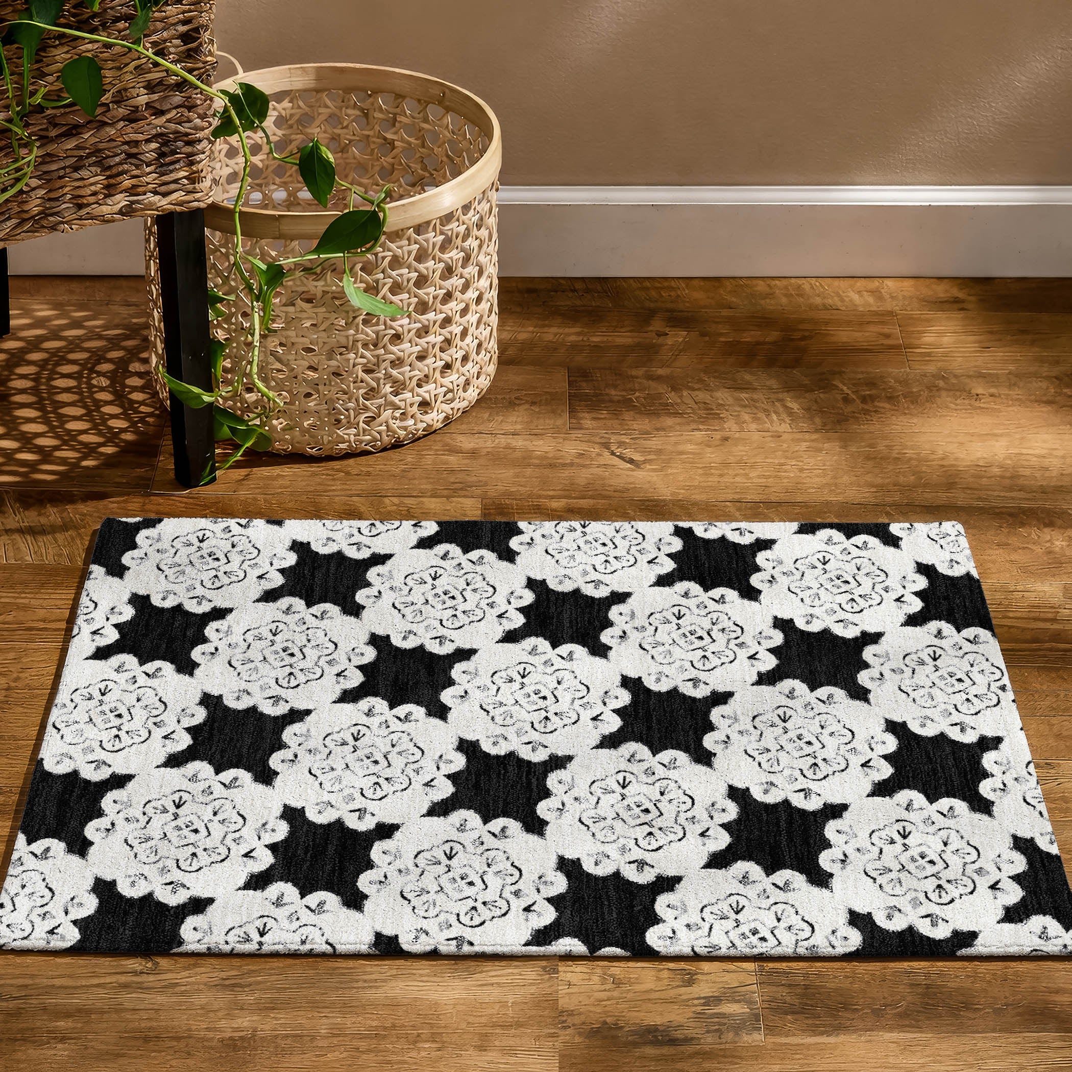 Mostar Machine Washable Transitional Black Rug 1'8" x 2'6" #shape_Rectangle