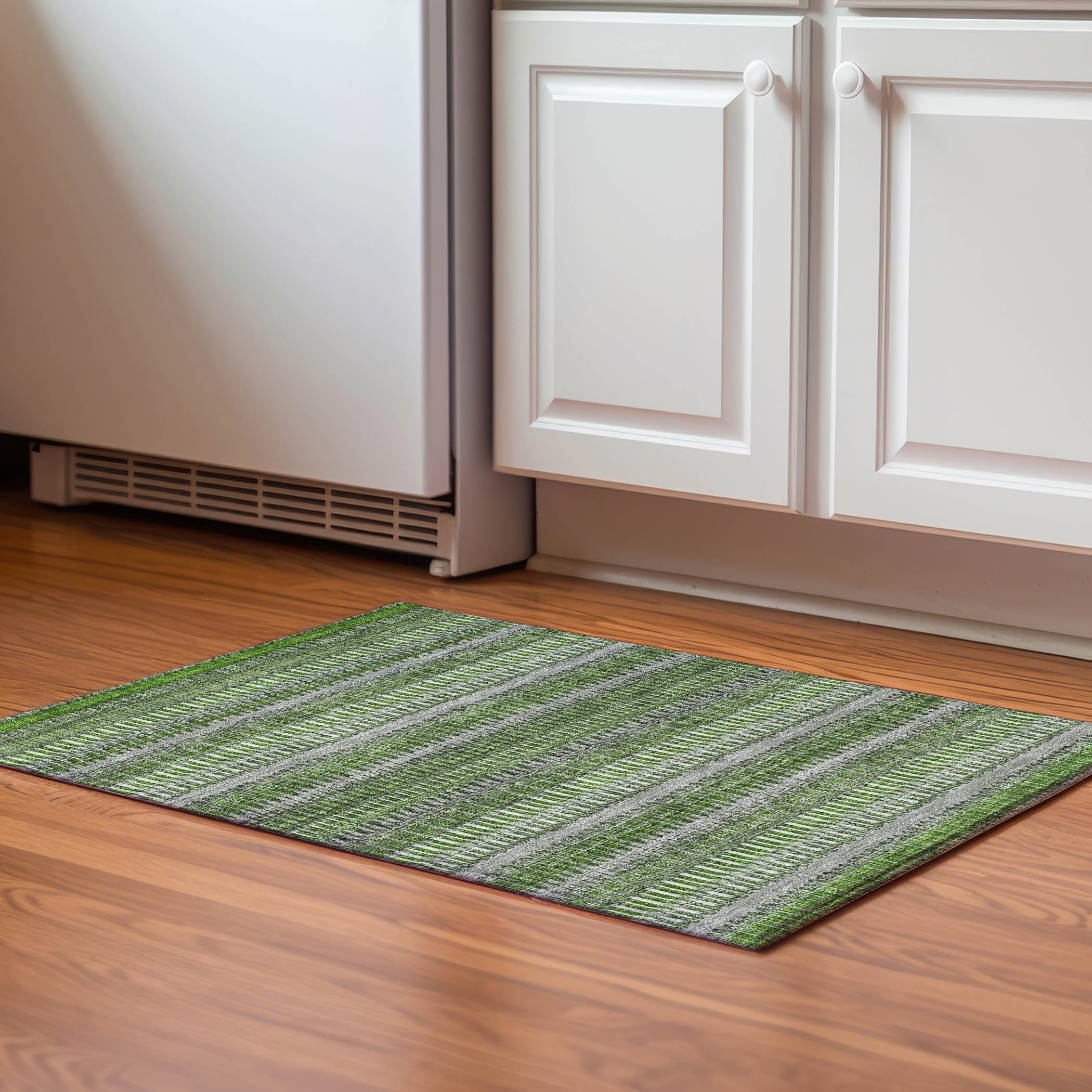 Lucerne Machine Washable Transitional Green Rug 1'8" x 2'6" #shape_Rectangle