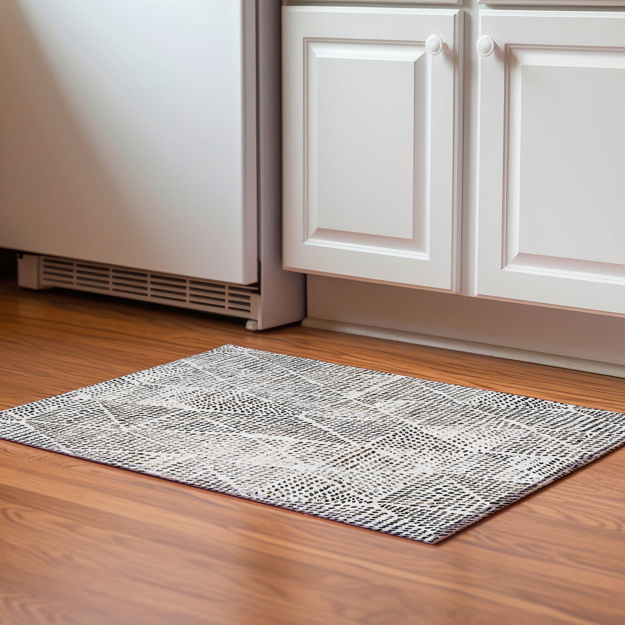 Bern Machine Washable Transitional Ivory Rug 1'8" x 2'6" #shape_Rectangle