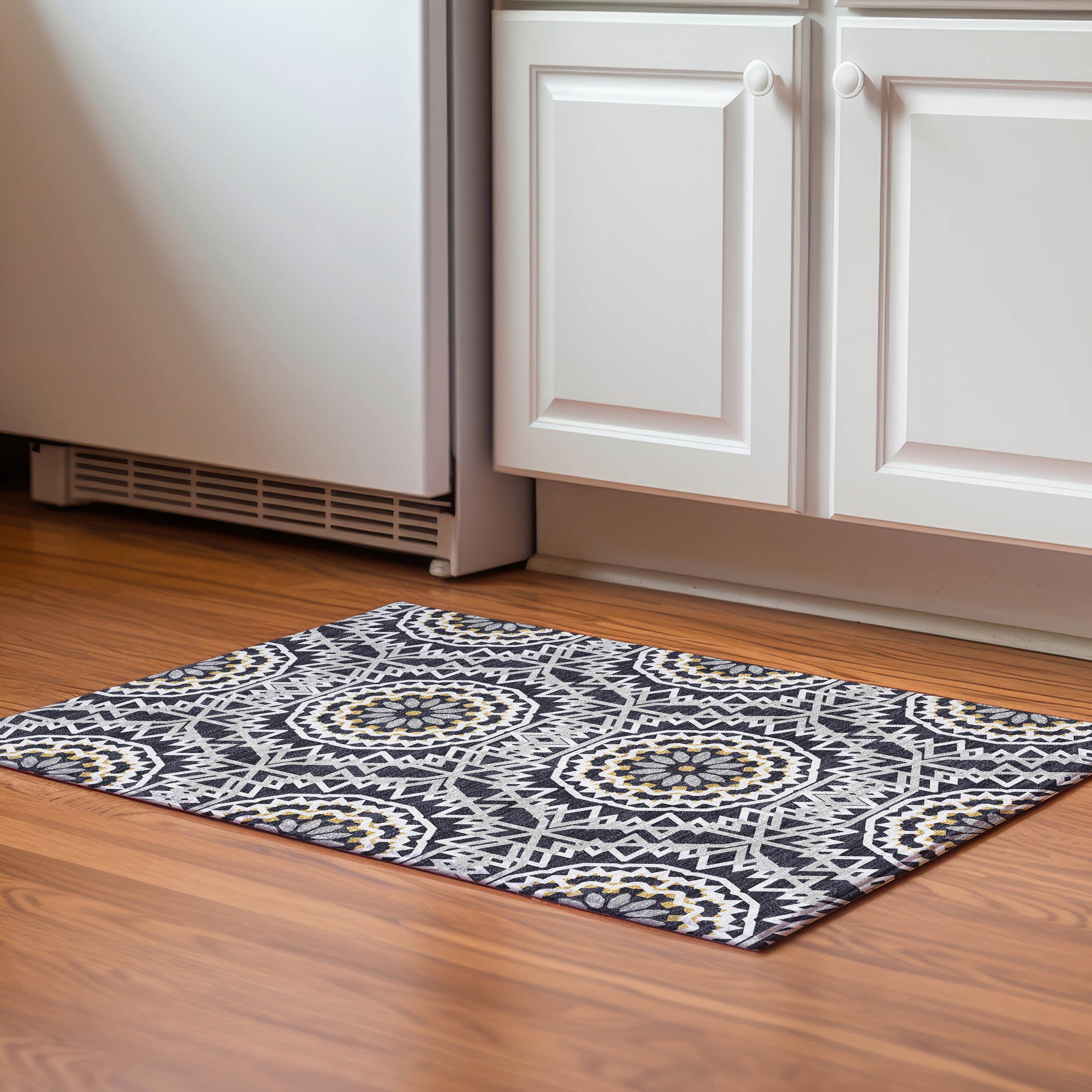 Antigua Machine Washable Transitional Black Rug 1'8" x 2'6" #shape_Rectangle