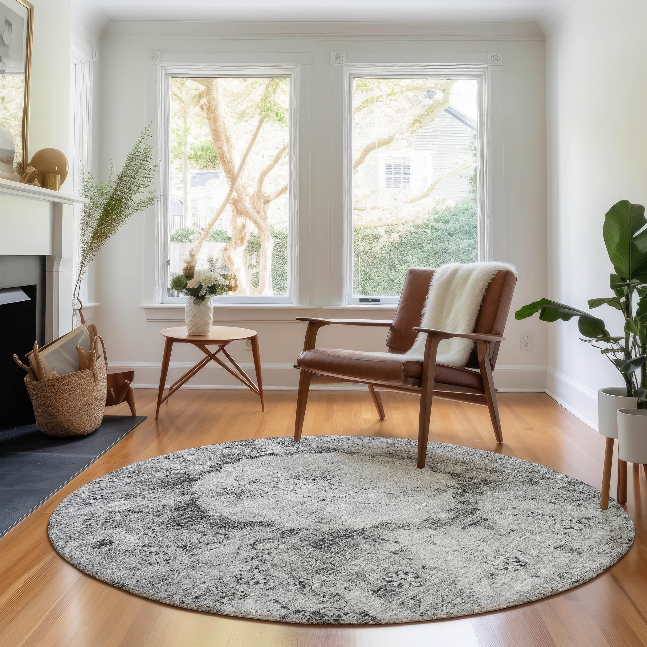 Budapest Machine Washable Traditional Gray Rug 8' x 8' #shape_Round