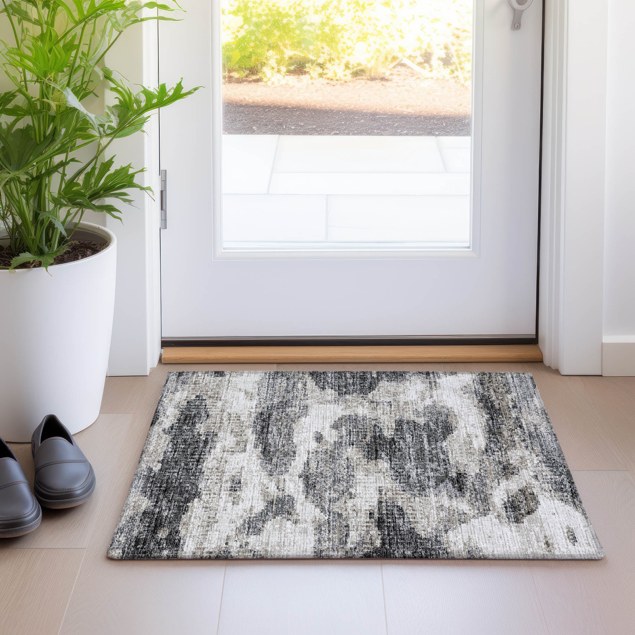Florence Machine Washable Transitional Black Rug 1'8" x 2'6" #shape_Rectangle