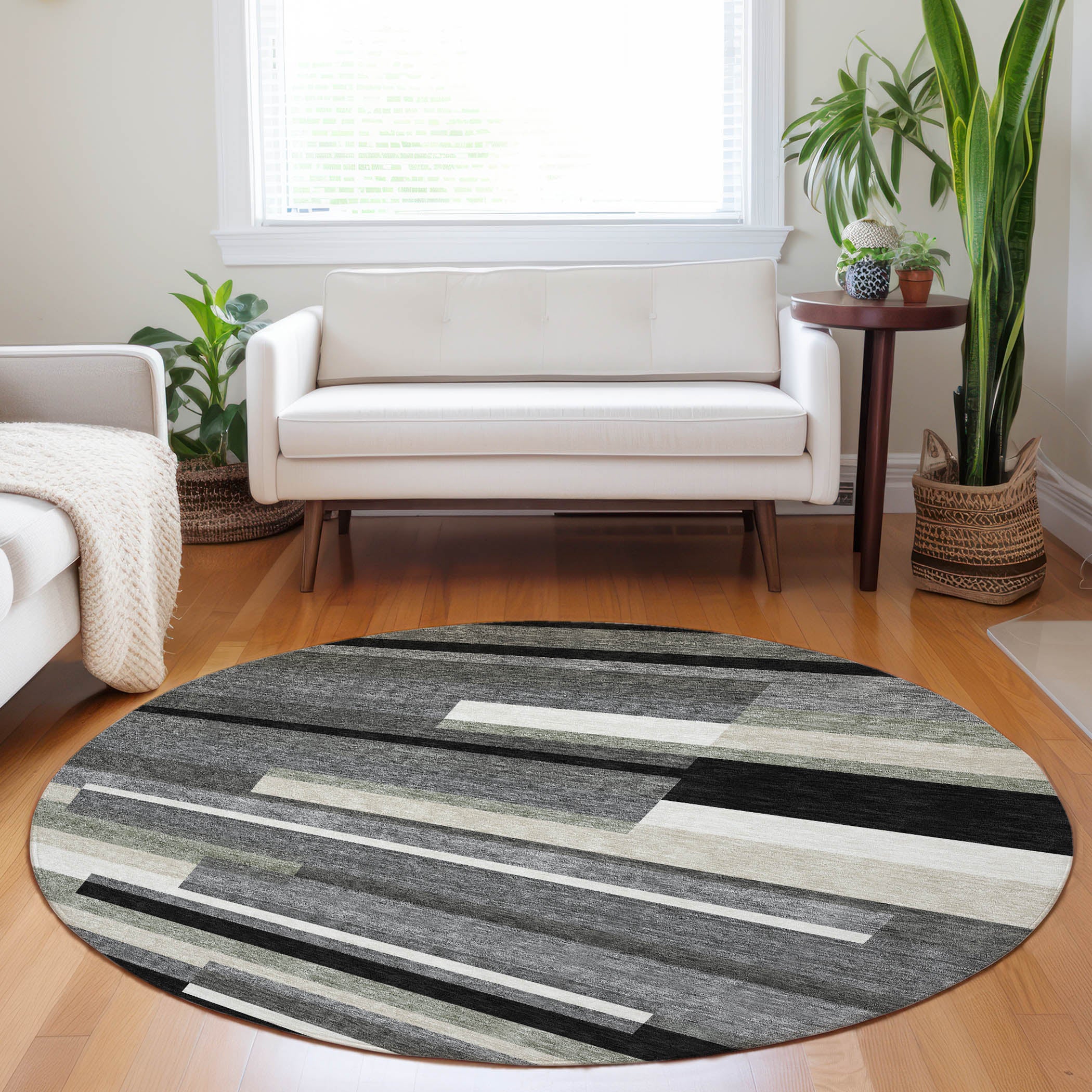 Bruges Machine Washable Transitional Black Rug 8' x 8' #shape_Round