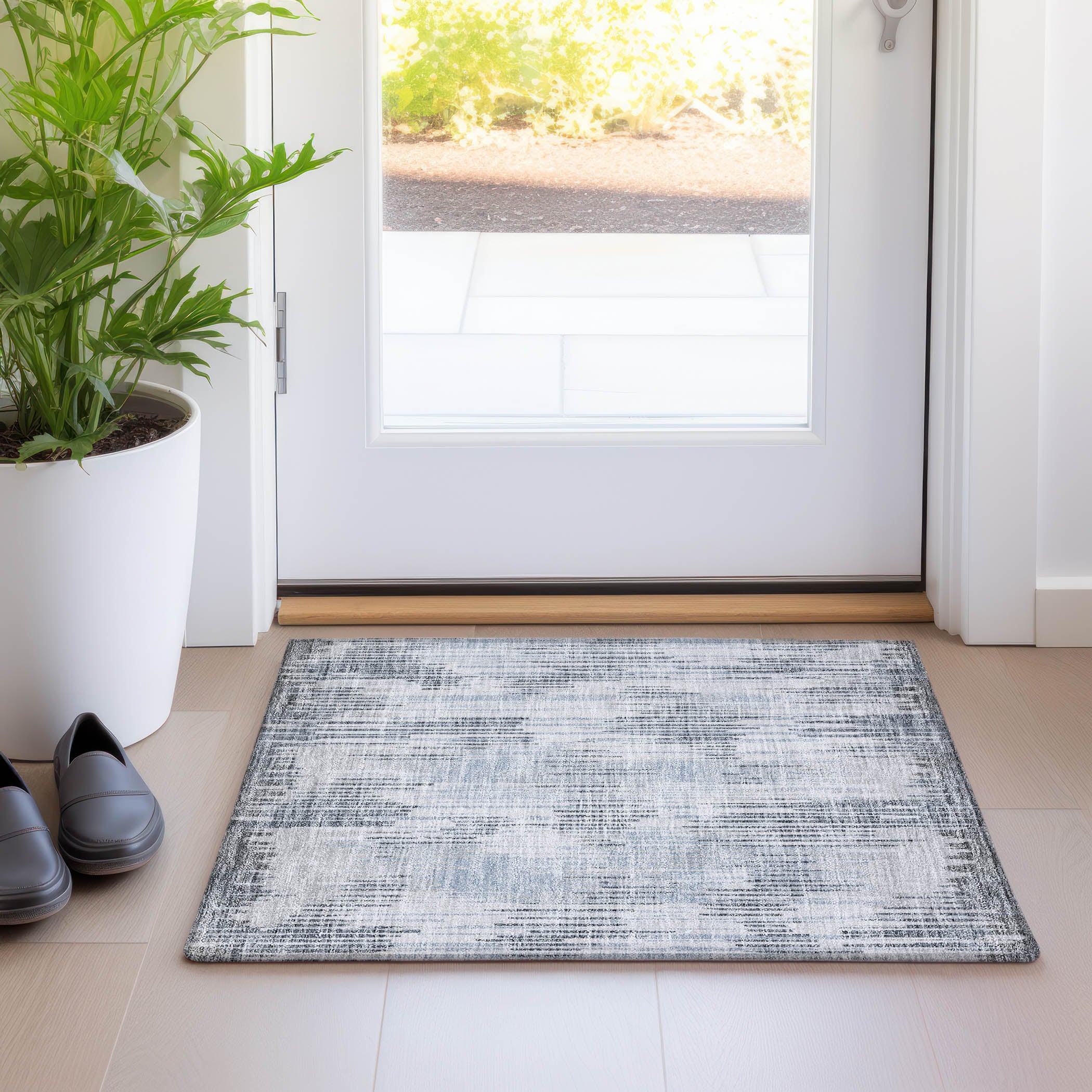 Antigua Machine Washable Transitional Gray Rug 1'8" x 2'6" #shape_Rectangle