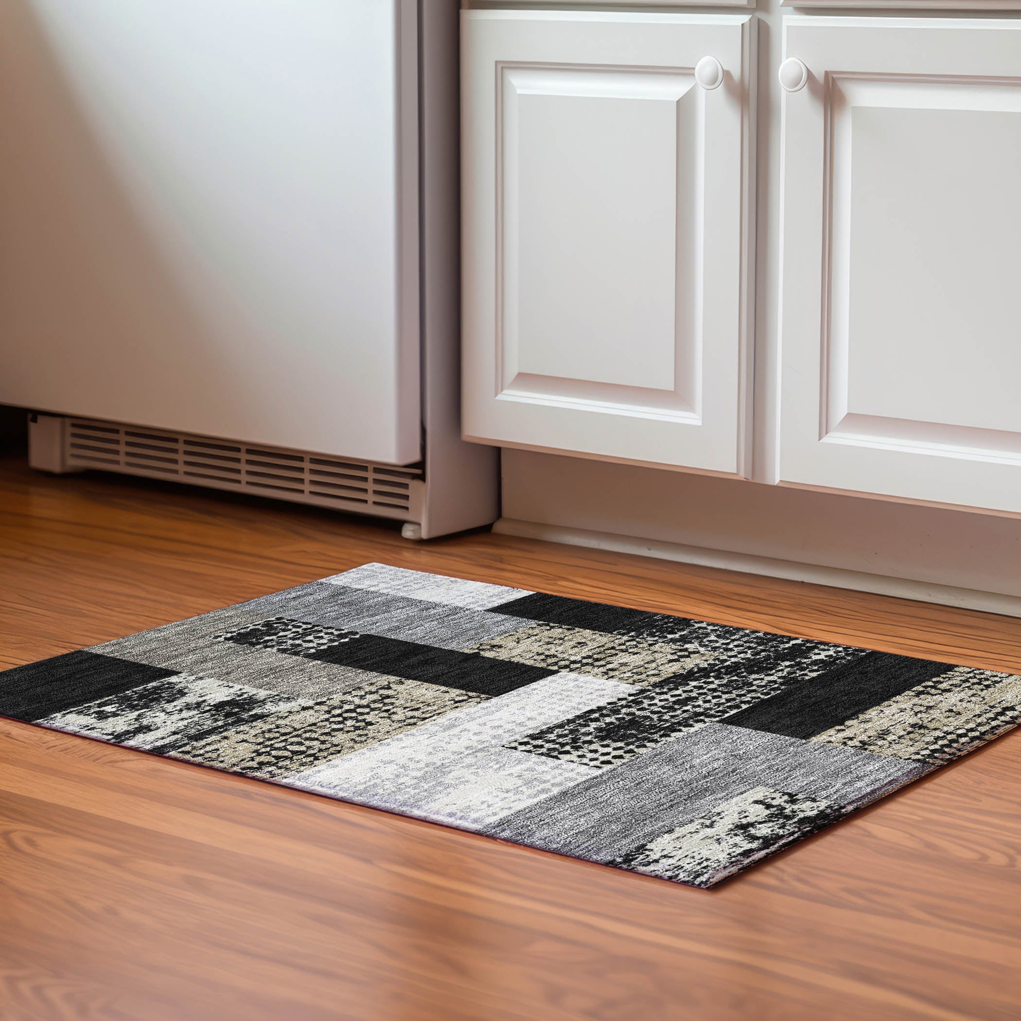 Nairobi Machine Washable Transitional Black Rug 1'8" x 2'6" #shape_Rectangle