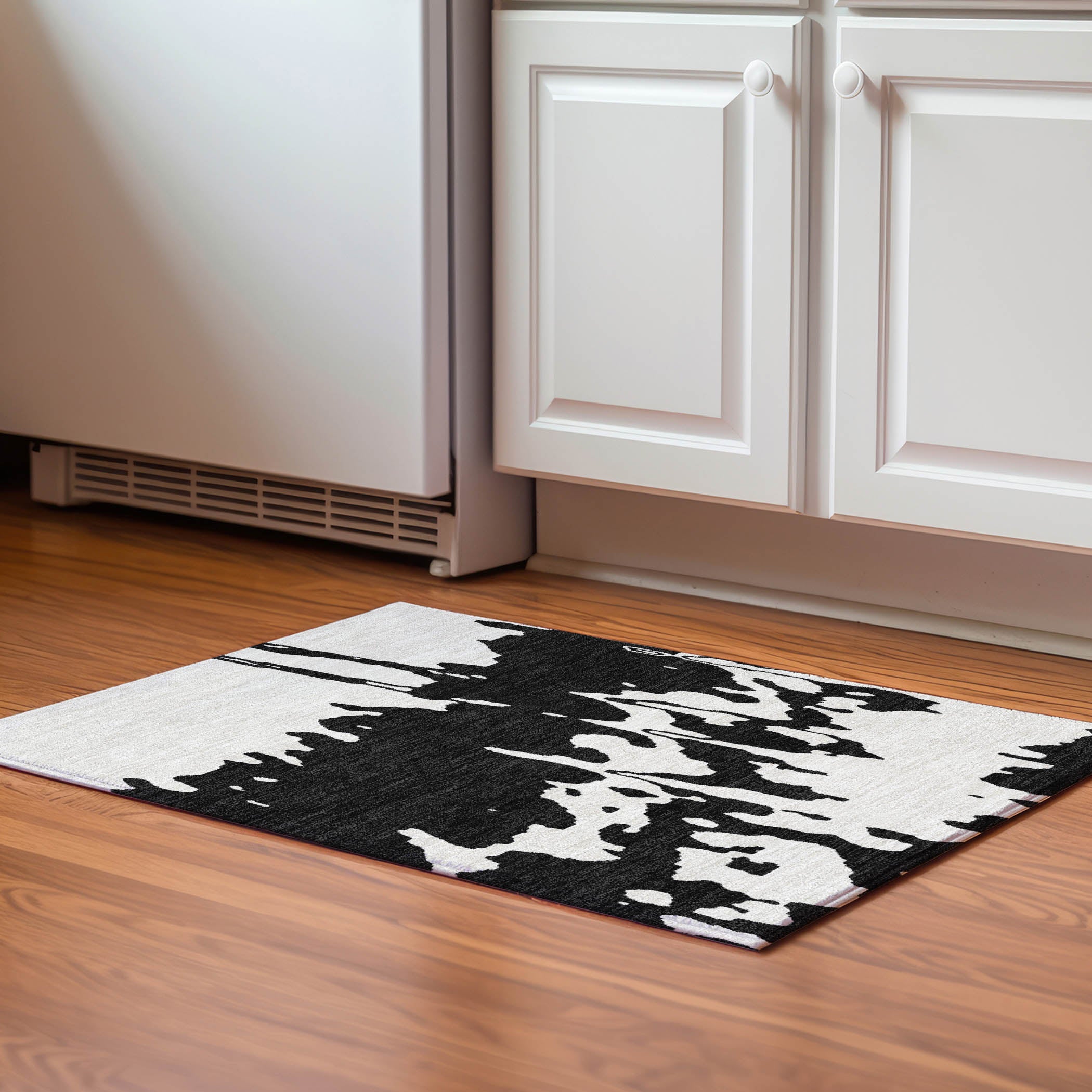 Seville Machine Washable Transitional Black Rug 1'8" x 2'6" #shape_Rectangle