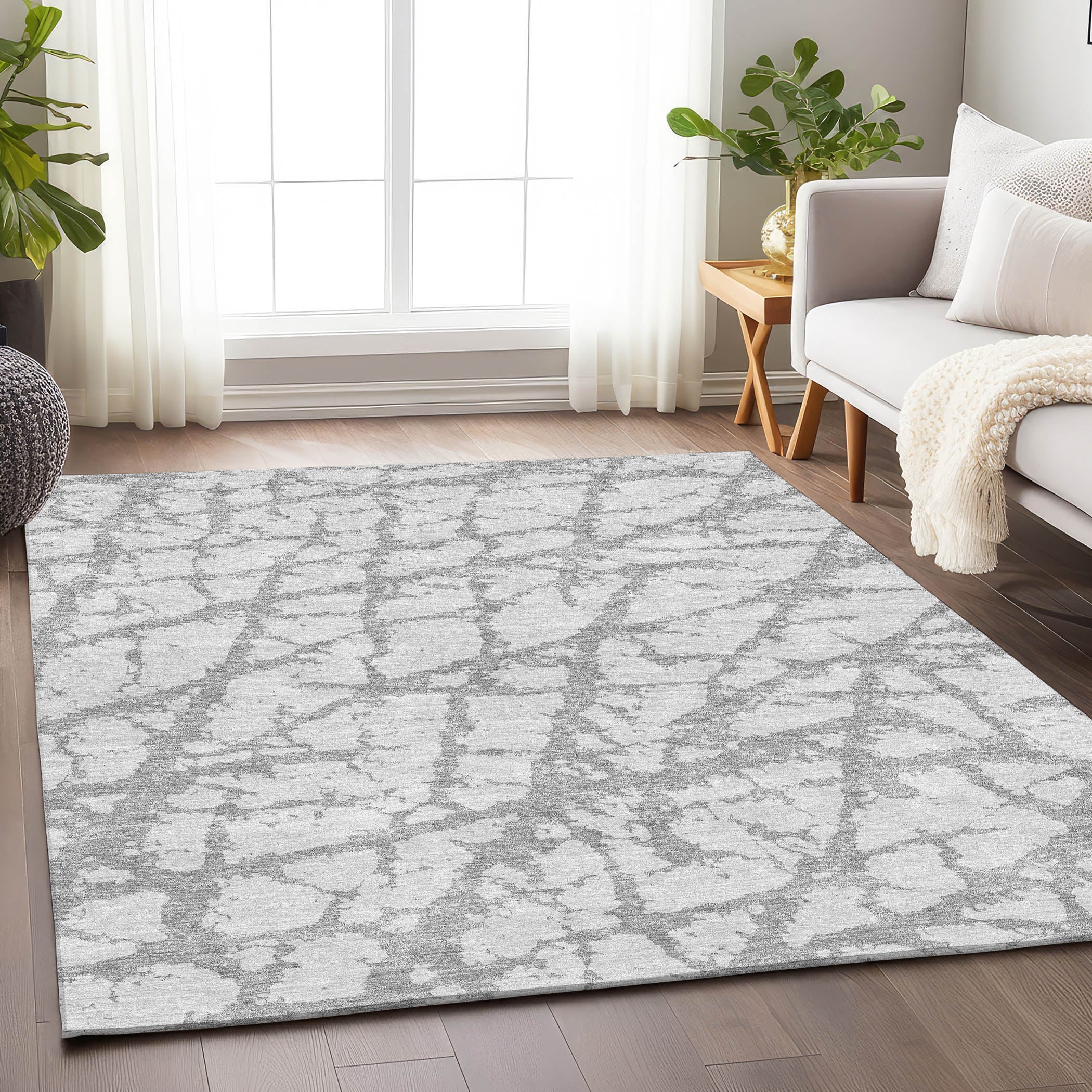 Queenstown Machine Washable Transitional Silver Gray Rug 2'6" x 3'10" #shape_Rectangle