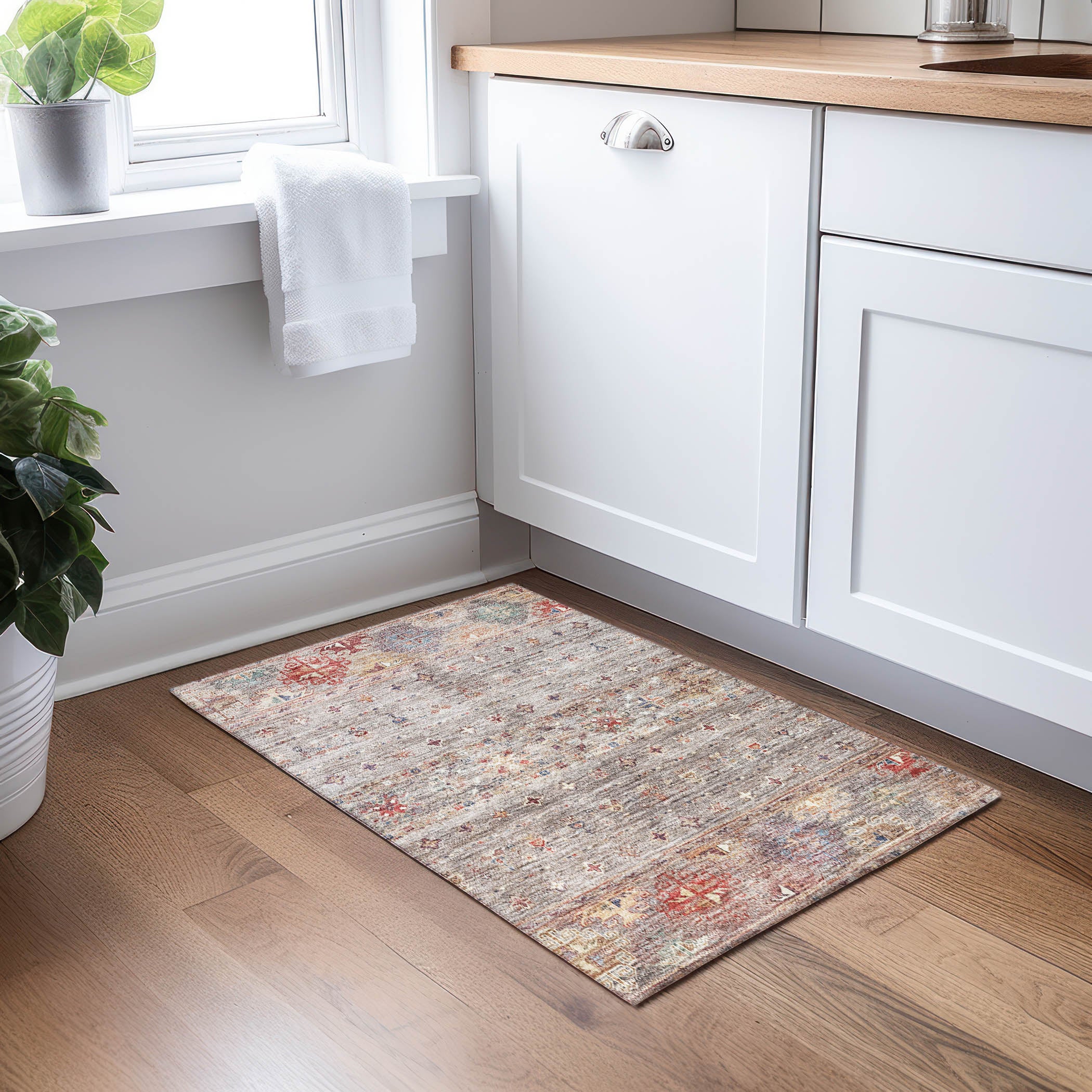 Indoor/Outdoor Traditional KJ5 Gray Rug 1'8" x 2'6" #shape_Rectangle