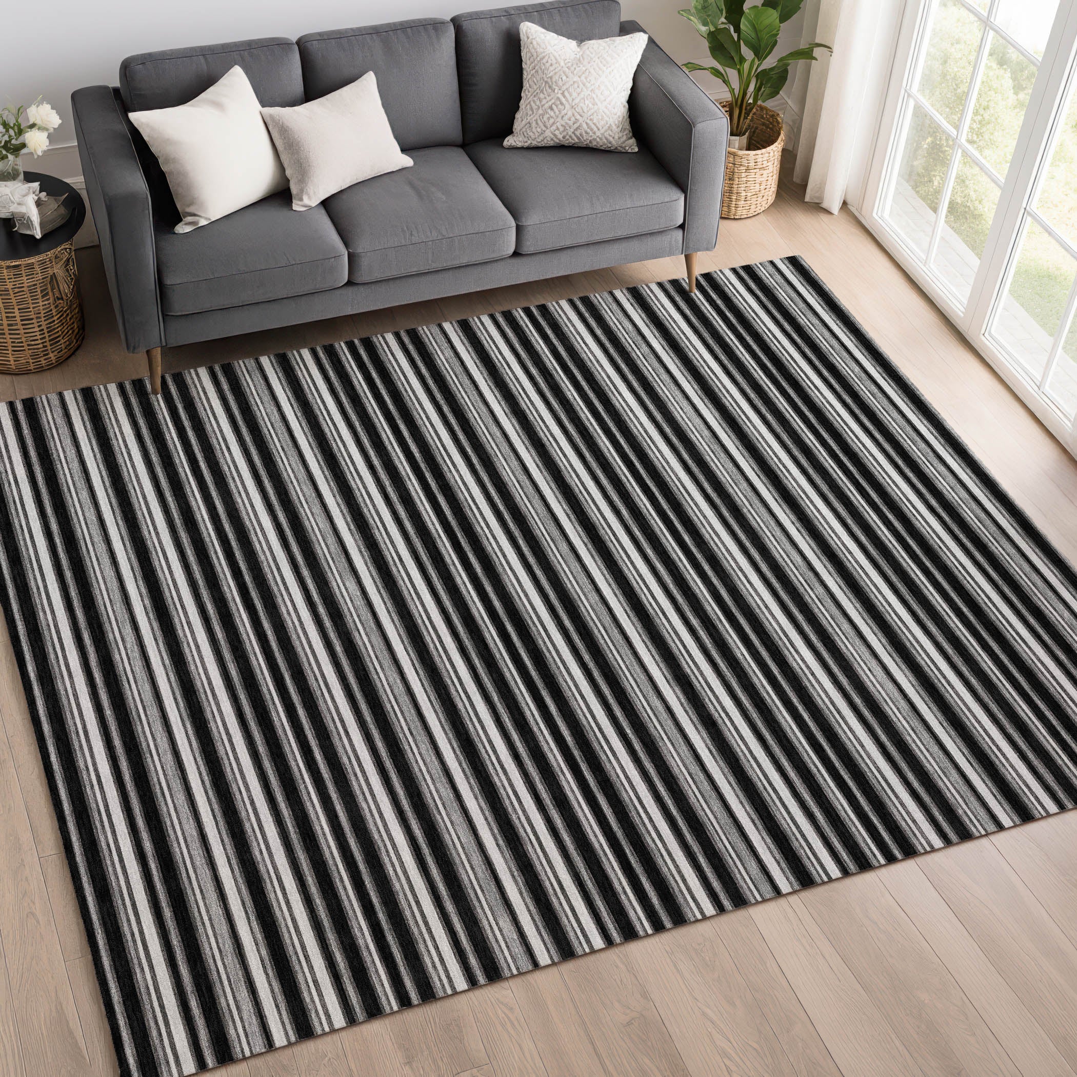 Luxury Washable Indoor/Outdoor Transitional SE2 Black Rug 2'6" x 3'10" #shape_Rectangle