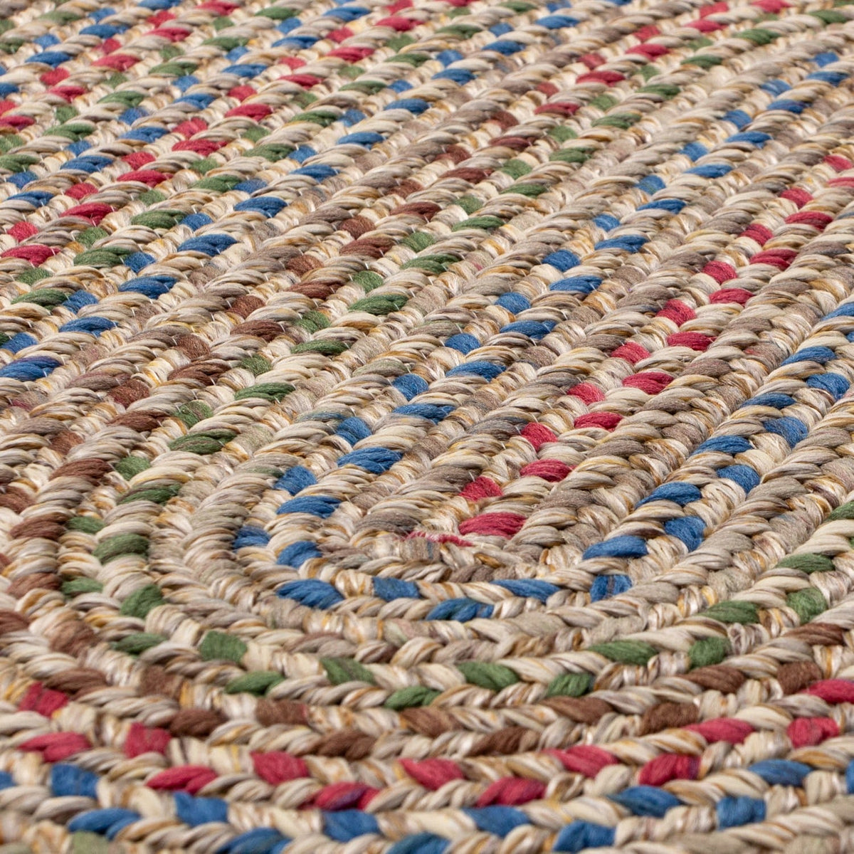 Close-up of the Sandy Beige Portsmouth braid and yarn colors