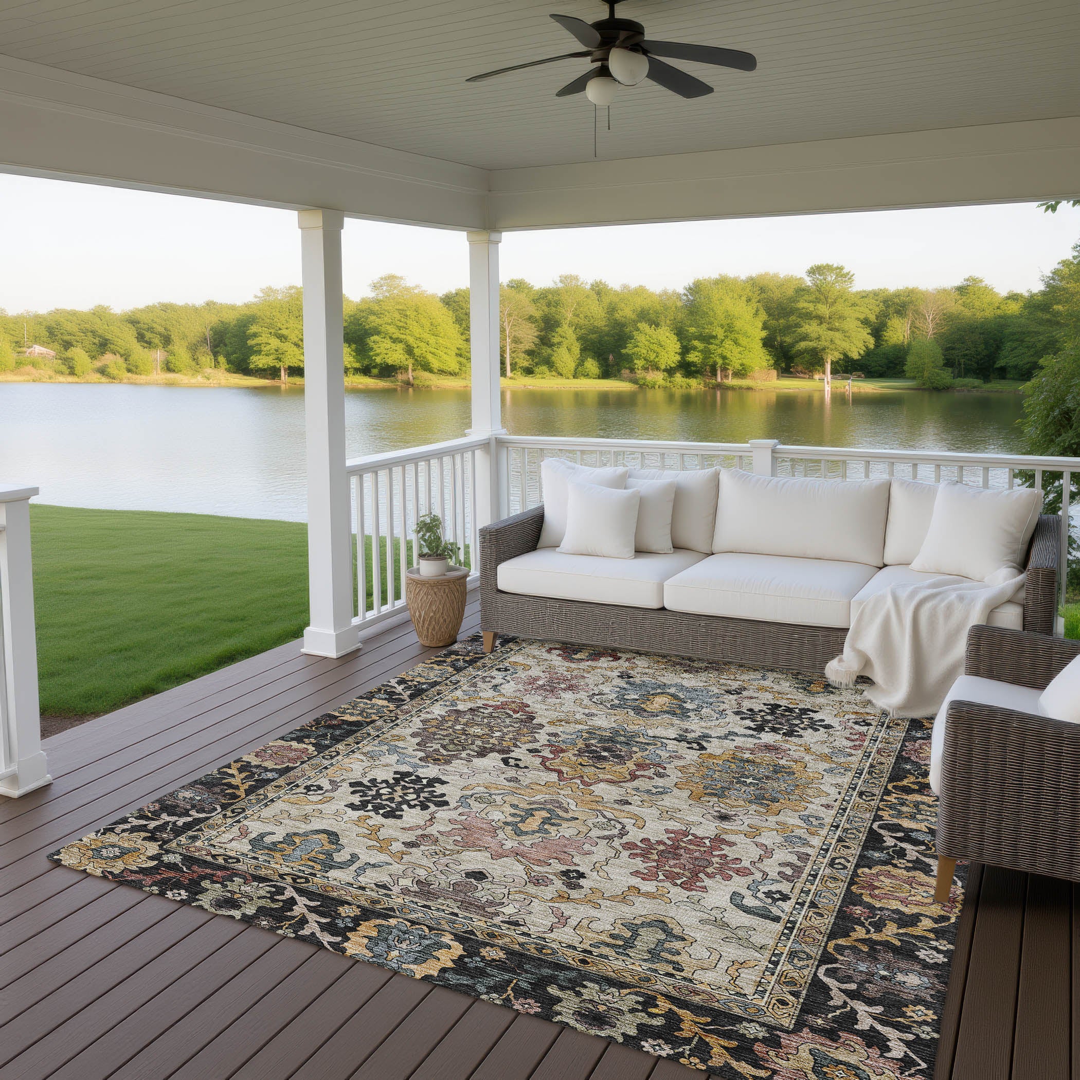 Indoor/Outdoor Traditional SR5 Black Rug 2'6" x 3'10" #shape_Rectangle