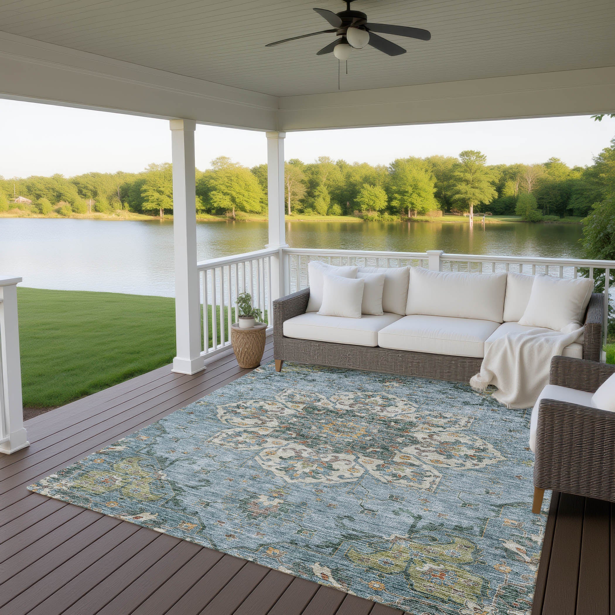 Indoor/Outdoor Traditional SR6 Aqua Teal Rug 2'6" x 3'10" #shape_Rectangle