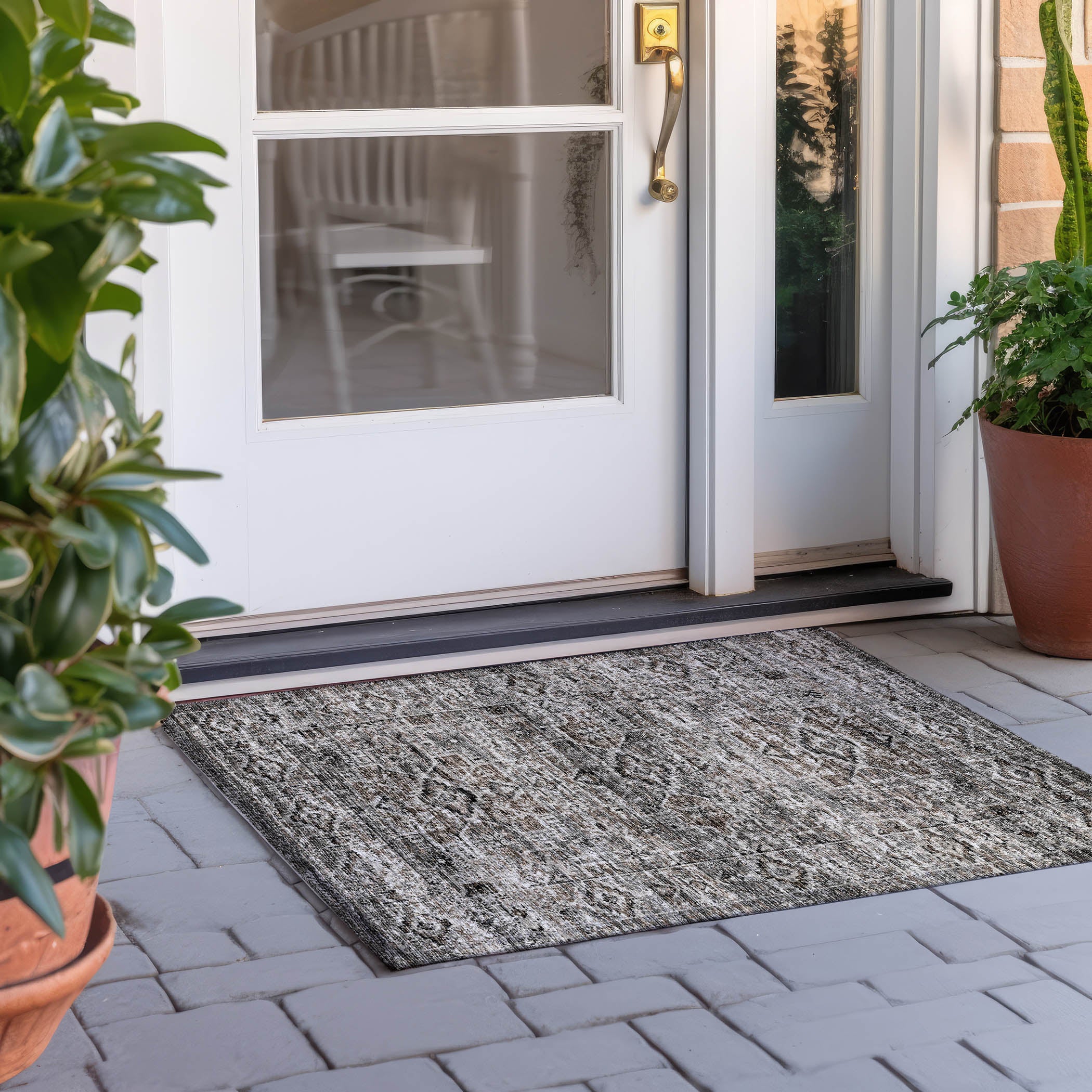 Indoor/Outdoor Traditional TU10 Gray Rug 1'8" x 2'6" #shape_Rectangle