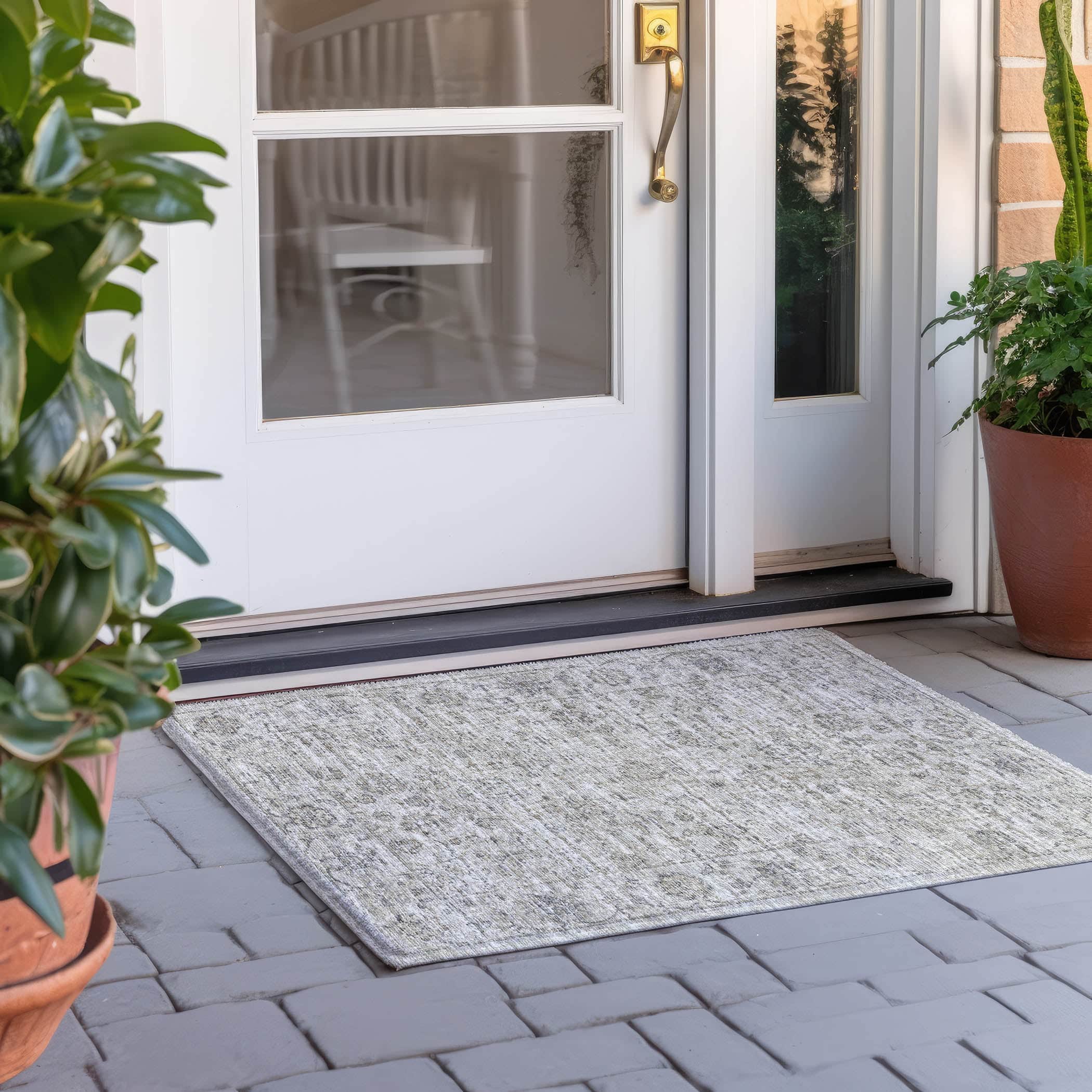 Indoor/Outdoor Traditional TU3 Ivory Rug 1'8" x 2'6" #shape_Rectangle