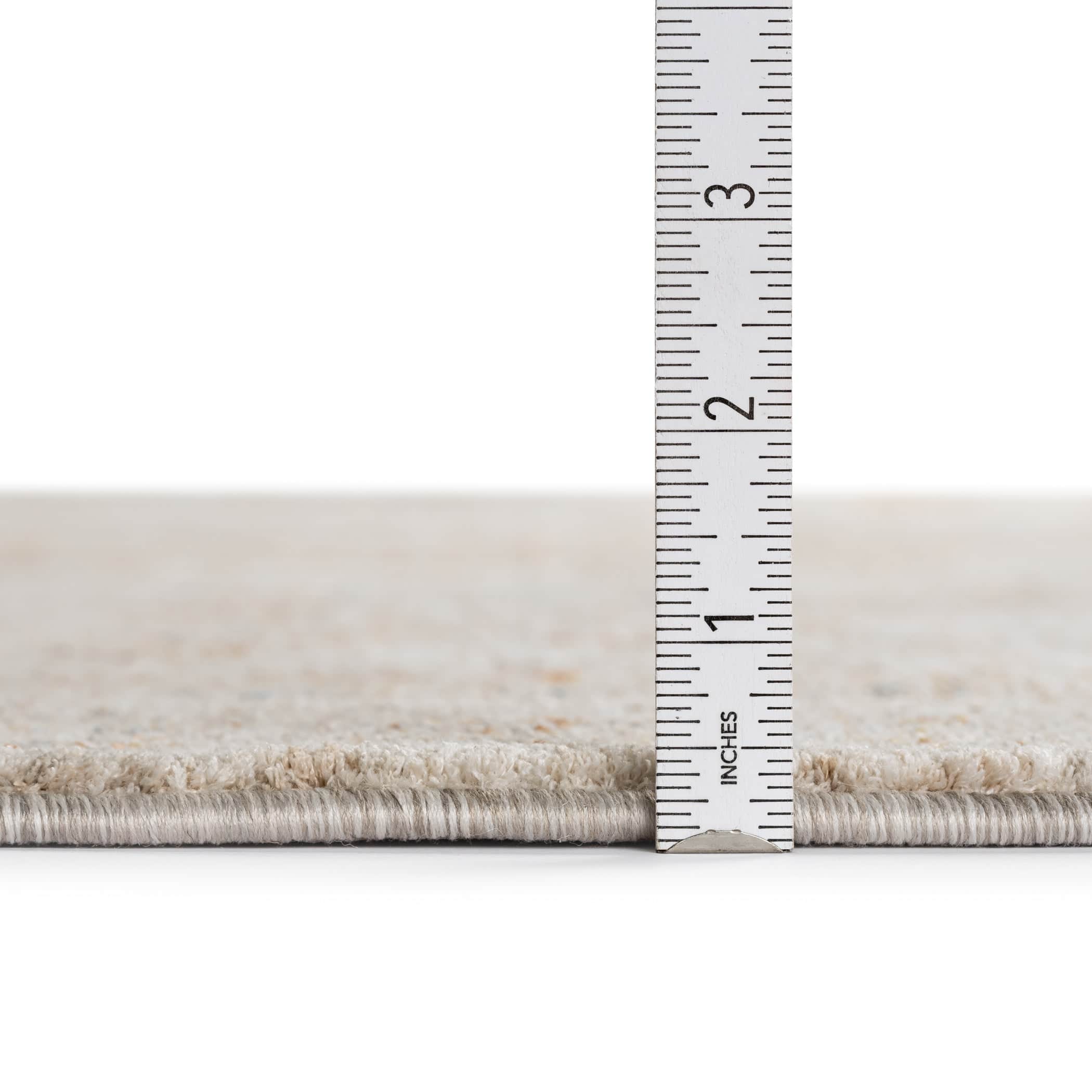 Traditional VI4 Ivory Rug 1'8" x 2'6" #shape_Rectangle