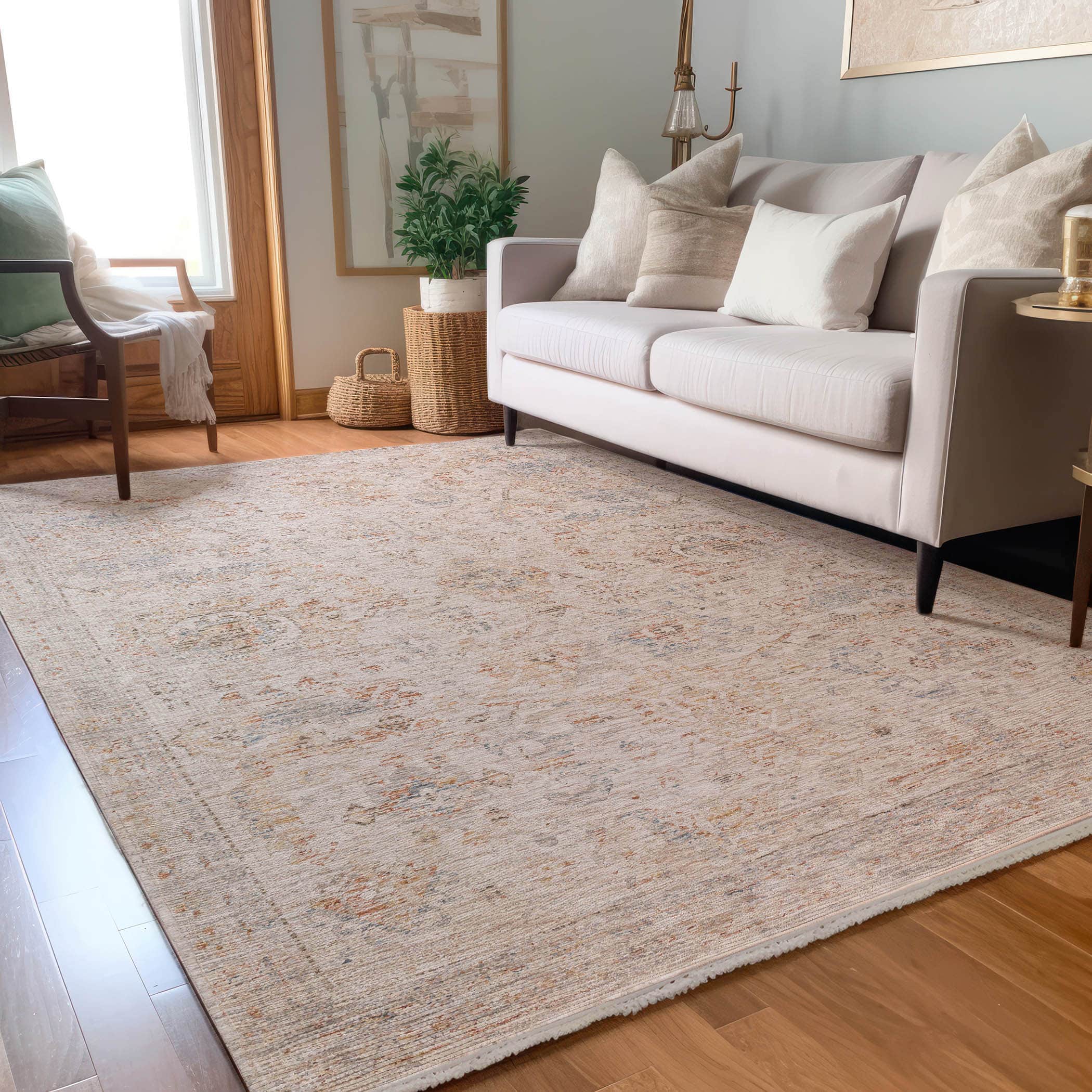 Traditional VI4 Ivory Rug 1'8" x 2'6" #shape_Rectangle