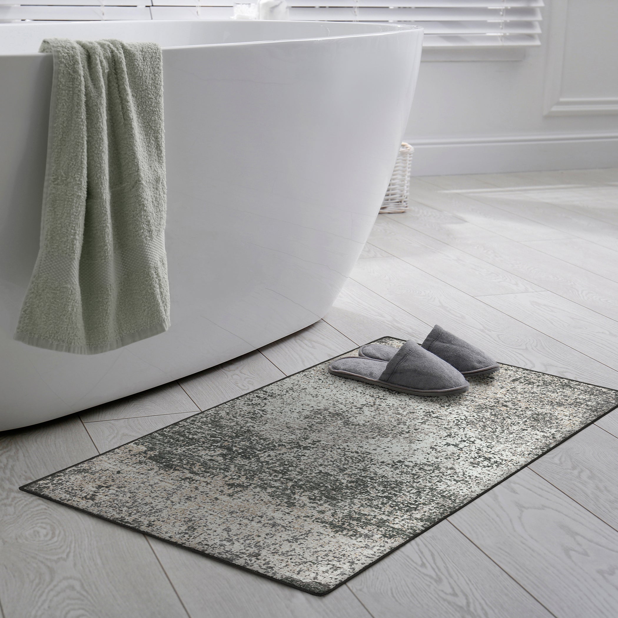 Indoor/Outdoor Transitional WL3 Graphite Gray Rug 2' x 3' #shape_Rectangle