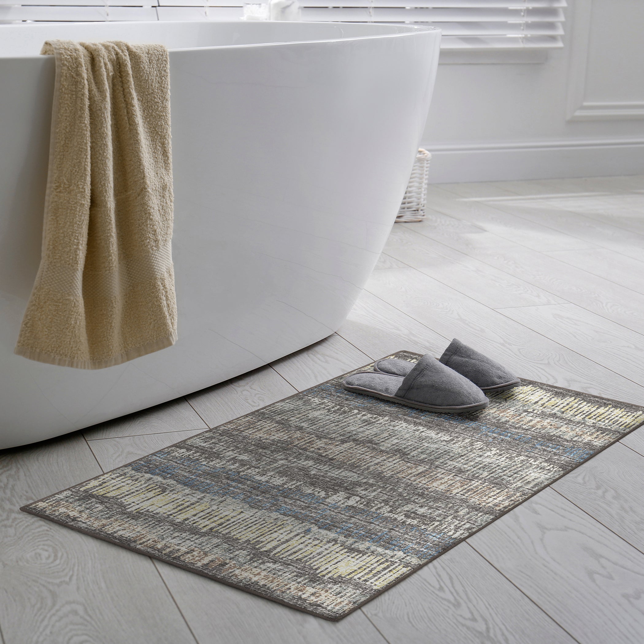 Indoor/Outdoor Transitional WL4 Charcoal Gray Rug 2' x 3' #shape_Rectangle