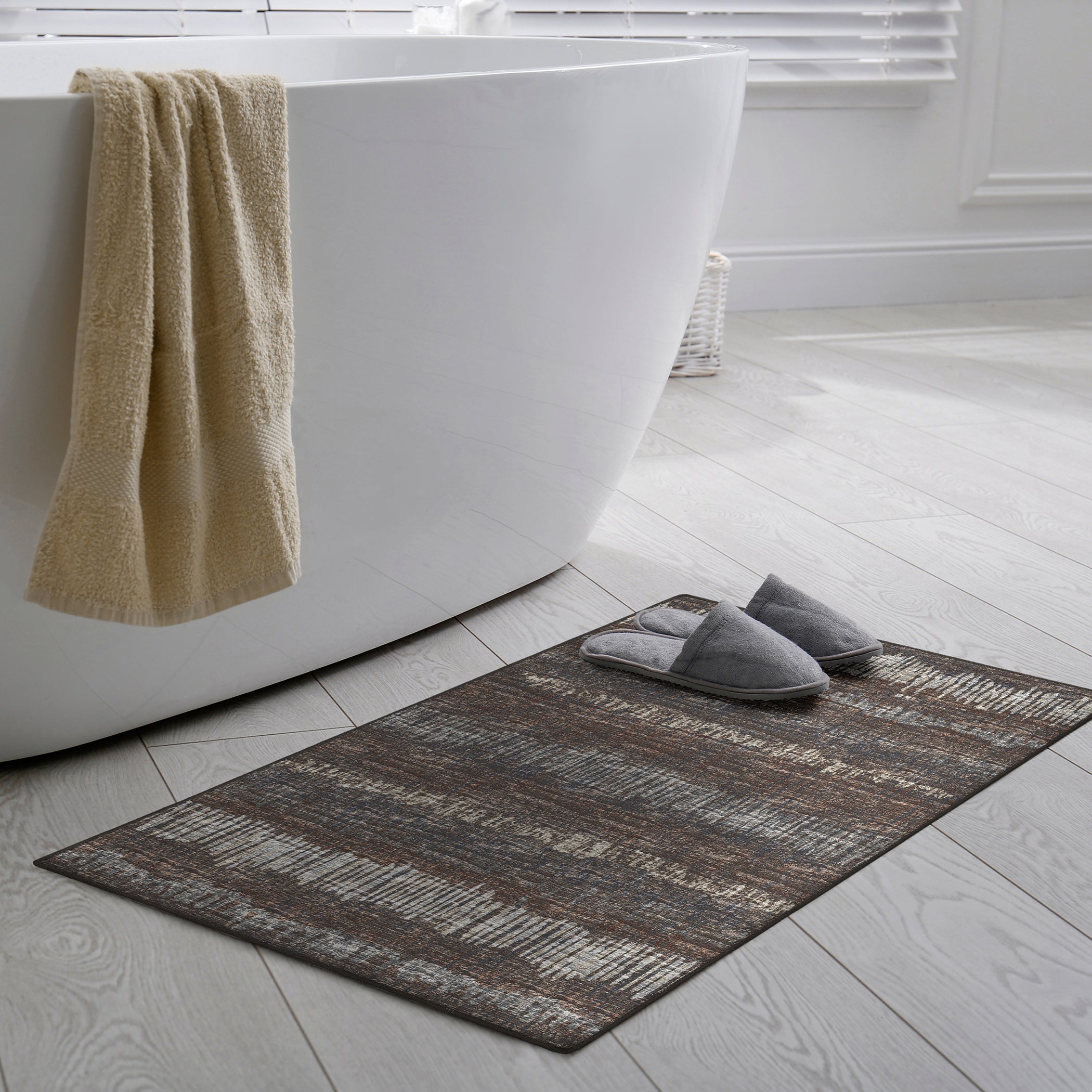 Indoor/Outdoor Transitional WL4 Coffee Brown Rug 2' x 3' #shape_Rectangle