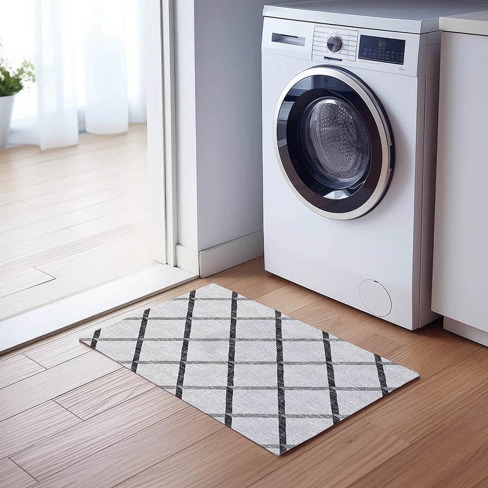 Luxury Machine Washable Indoor/Outdoor Transitional YO1 Gray Rug 1'8" x 2'6" #shape_Rectangle