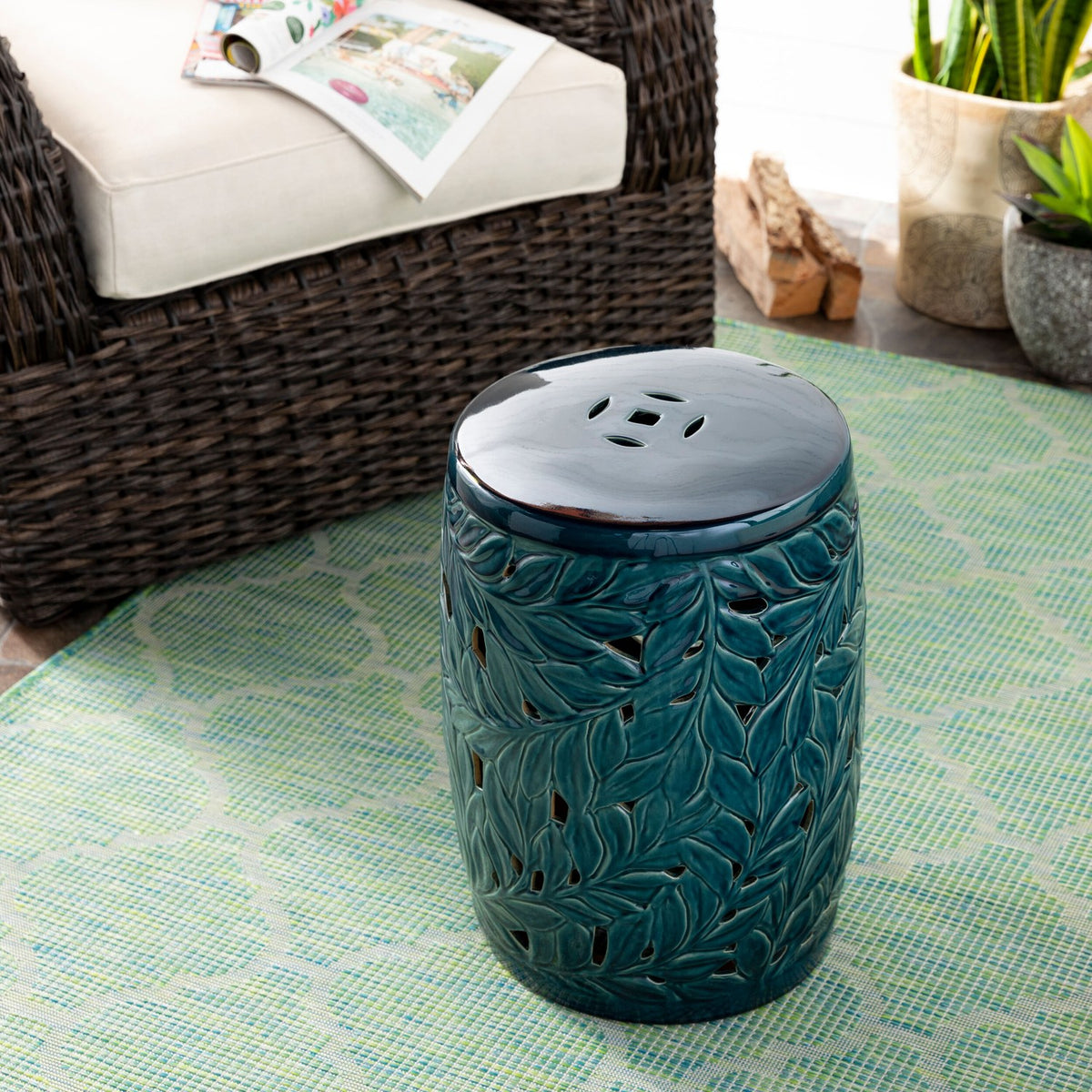 Achilles Garden Stool - styleshot 201