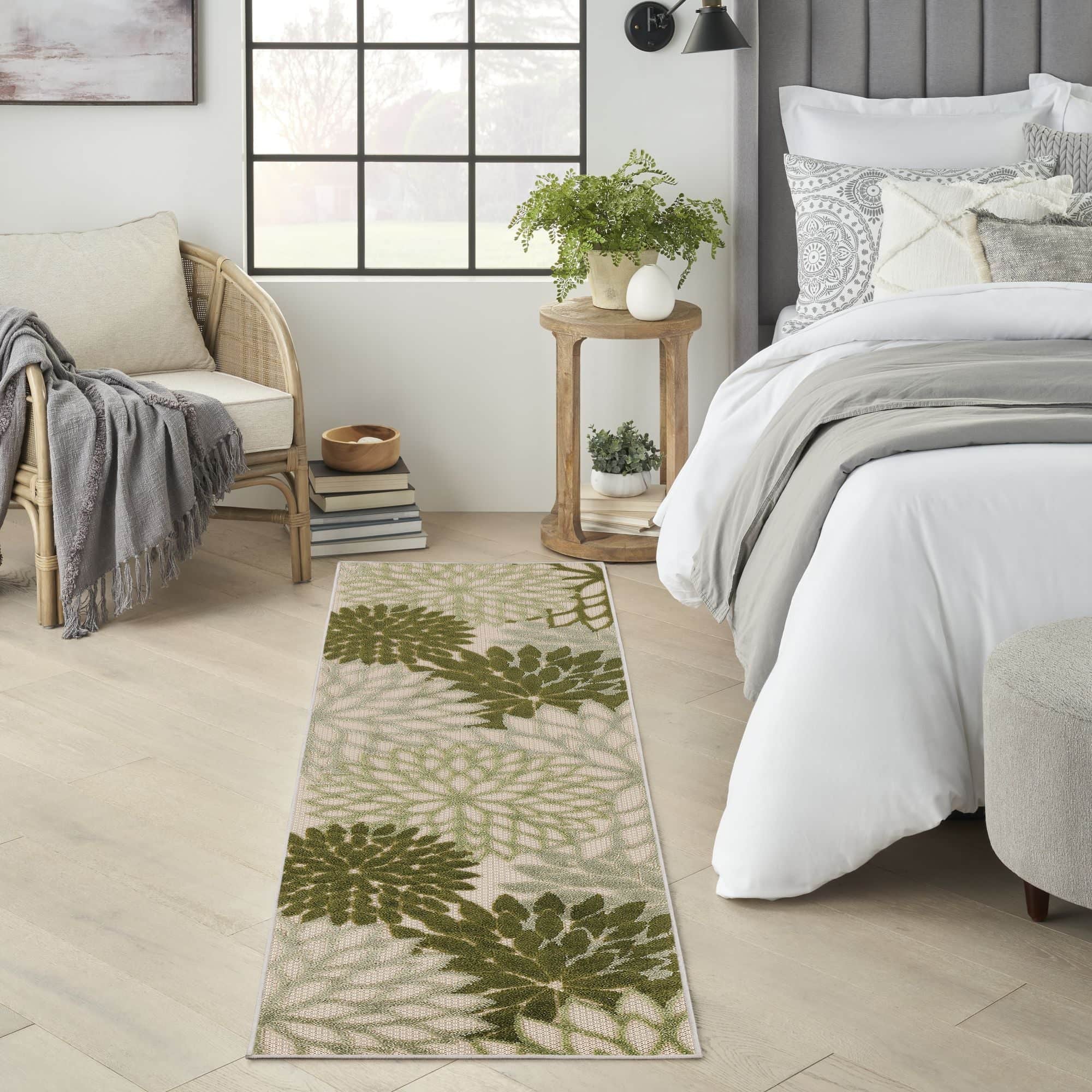 Ivory Green Tropical Indoor-Outdoor Black White Area Rug
