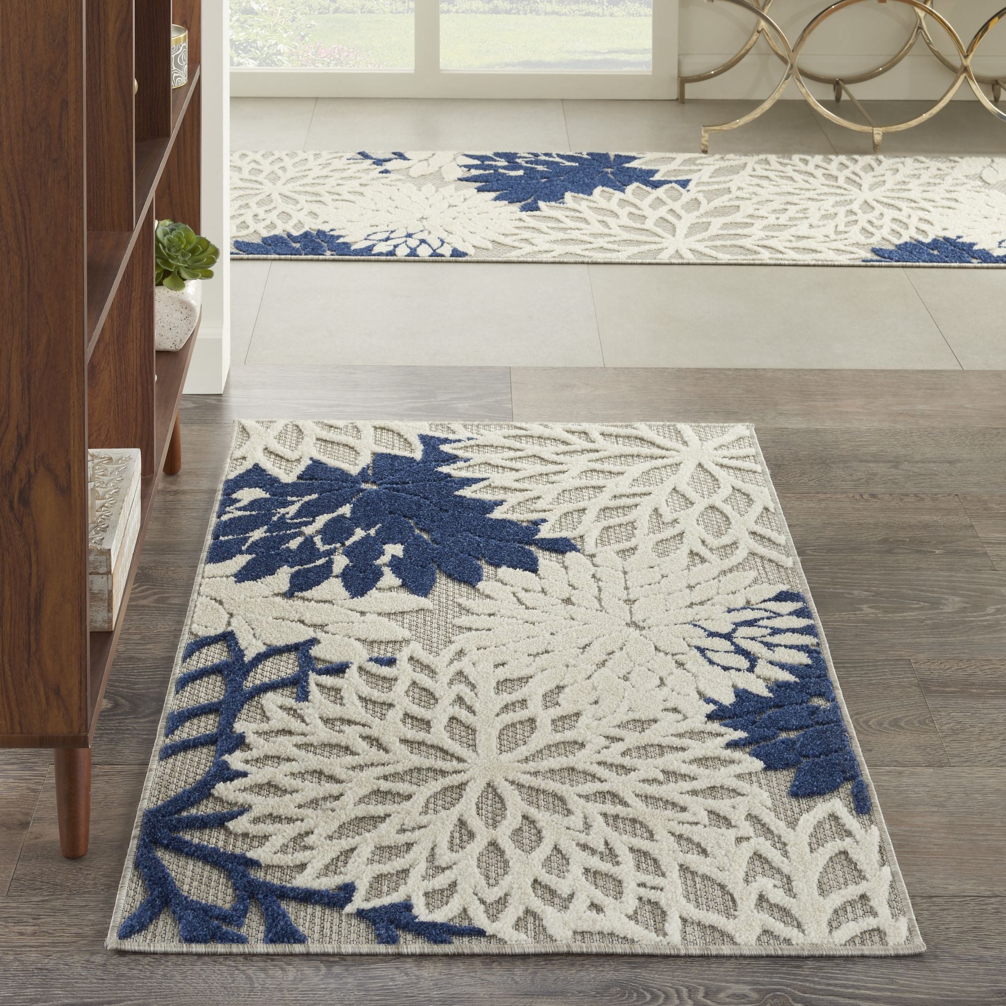 Ivory Navy Tropical Indoor-Outdoor Black White Area Rug